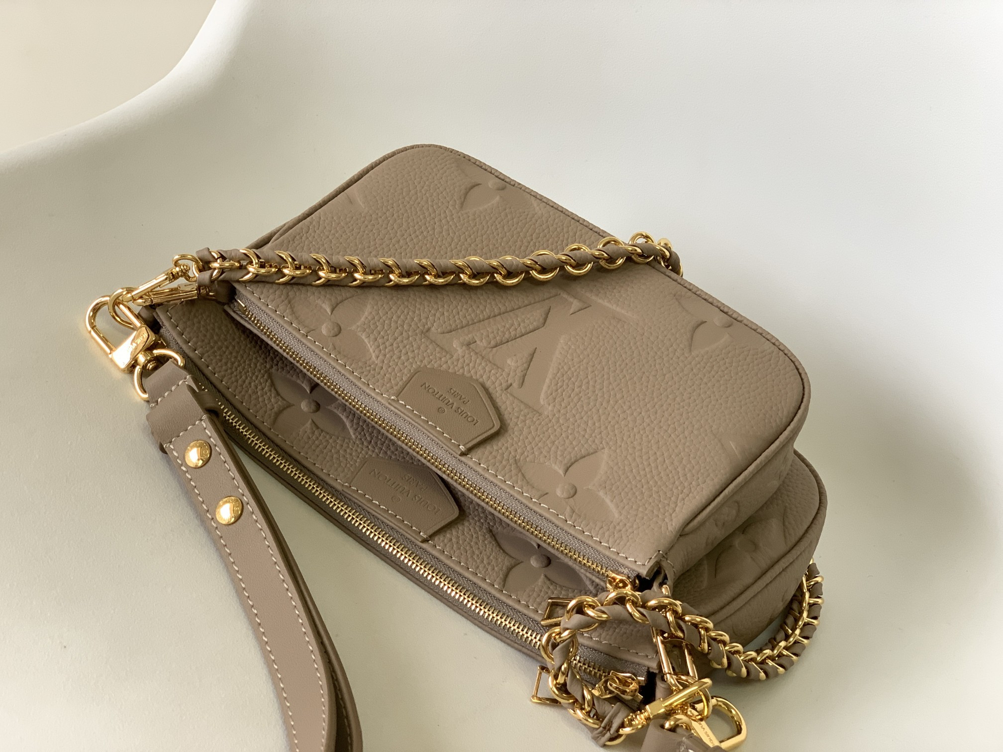 l0*is V*t0n multi pochette accessoires gray 9.4 x 5.3 x 1.6 inches