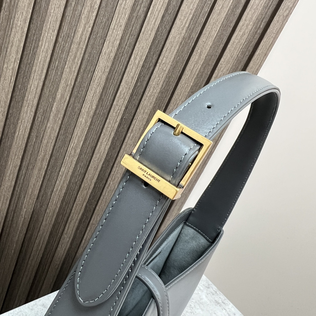 Y*L le 5 À 7 in smooth leather gray 9 x 6.3 x 2.5 inches