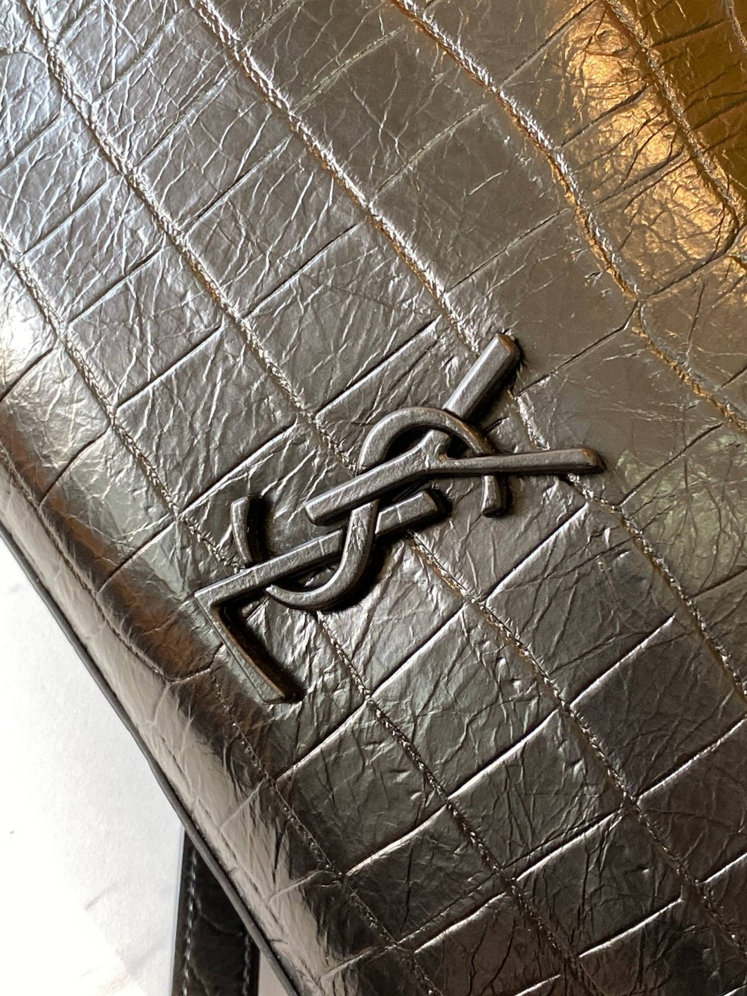 Y*L niki shopping in crocodile-embossed leather 12.9 x 10.6 x 4.5 inches