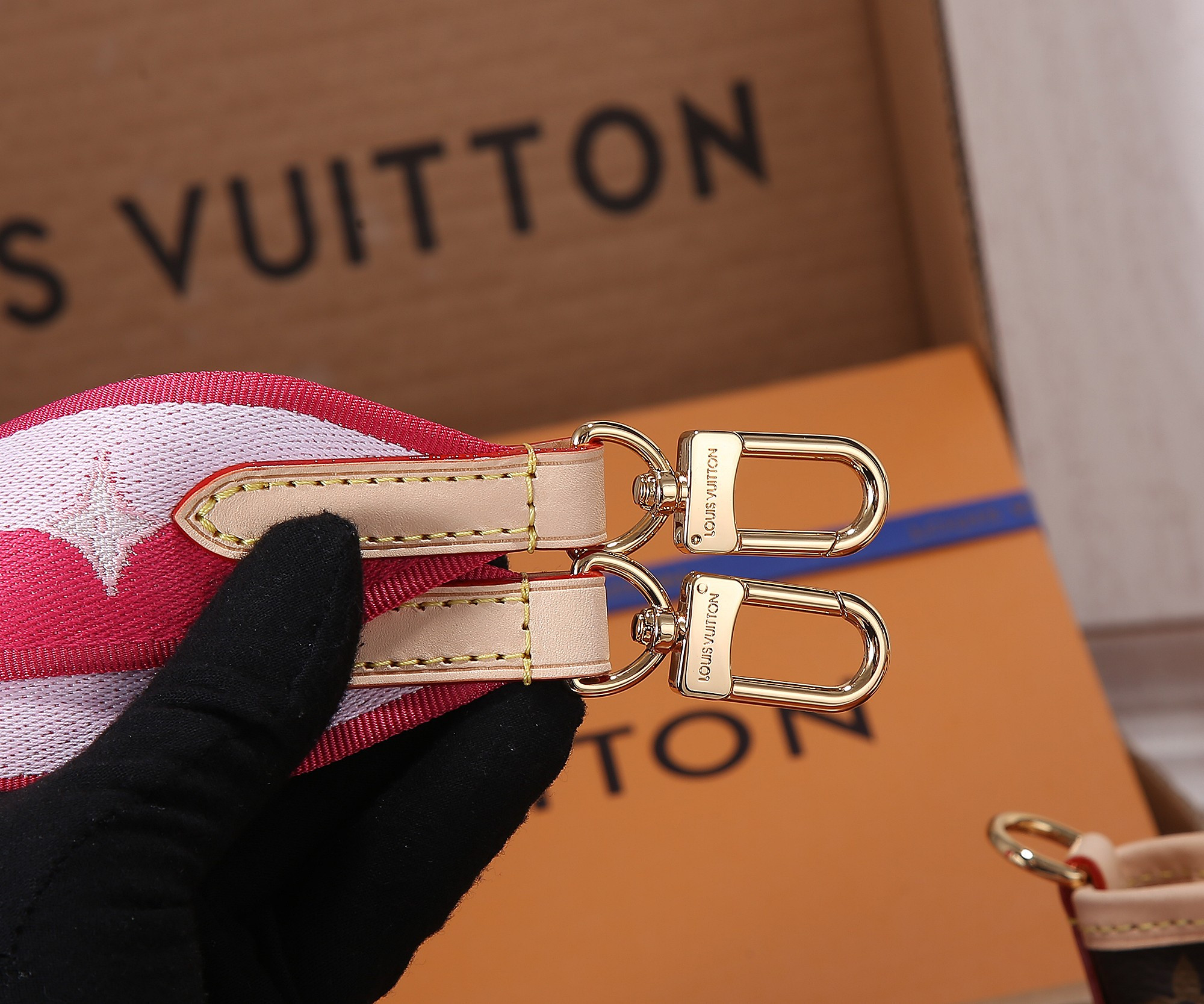 LV M46786 Neverfull BB 24 x 14 x 9 cm