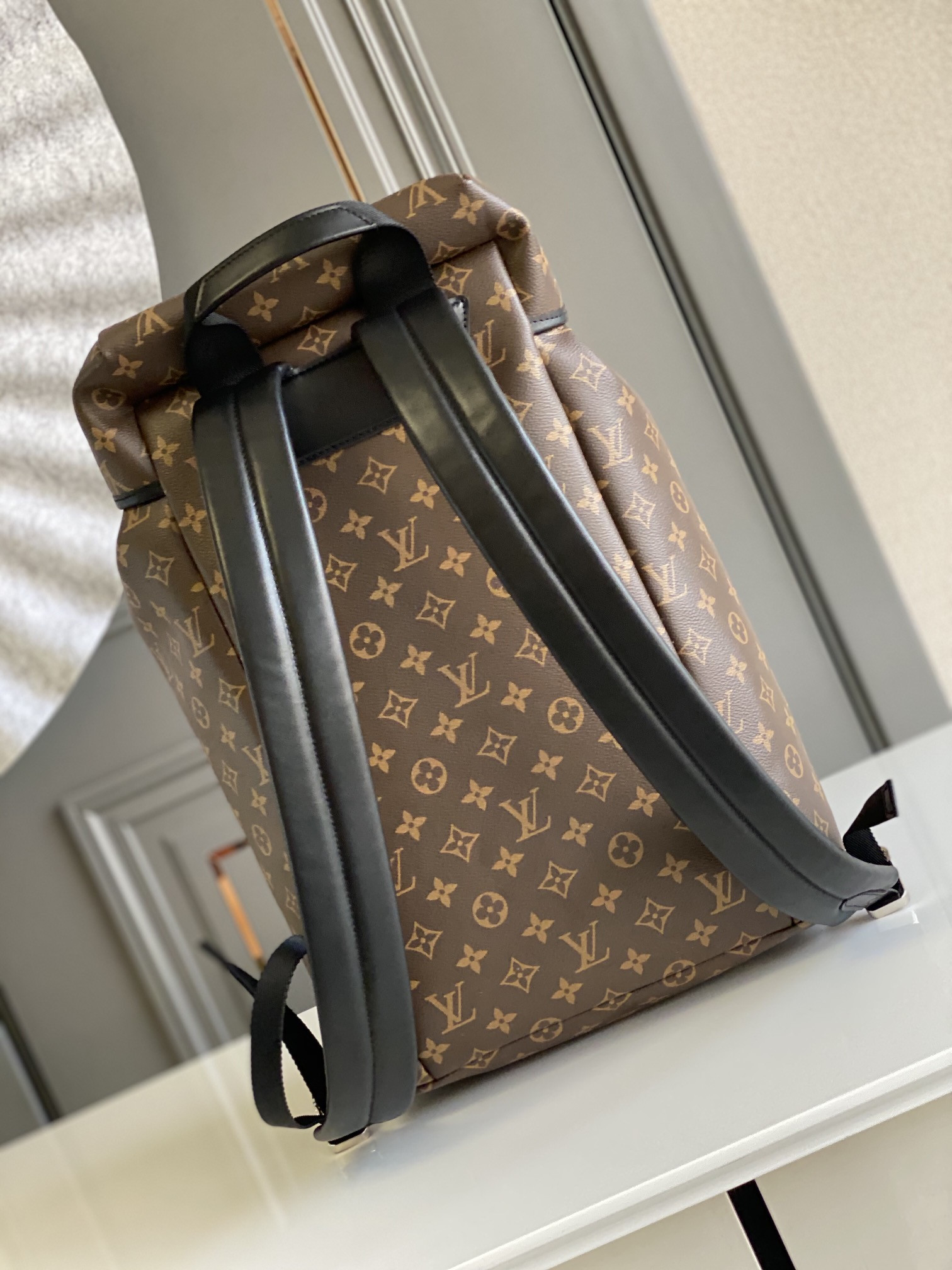 LV M43421 22 x 44 x 15 CM