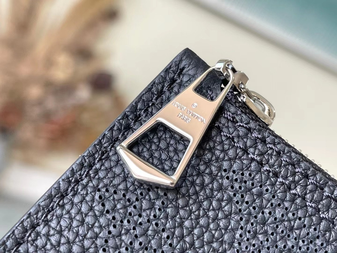 LV  Blossom M21848 20.0 x 20.0 x 12.5 CM