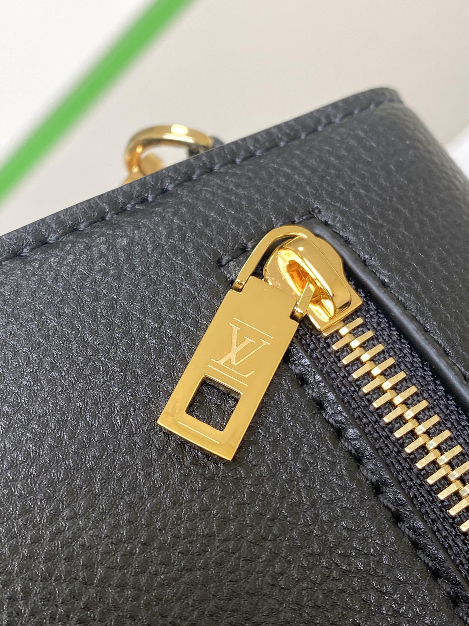LV M22735 Oxford 8.7 x 6.3 x 3.7 inches