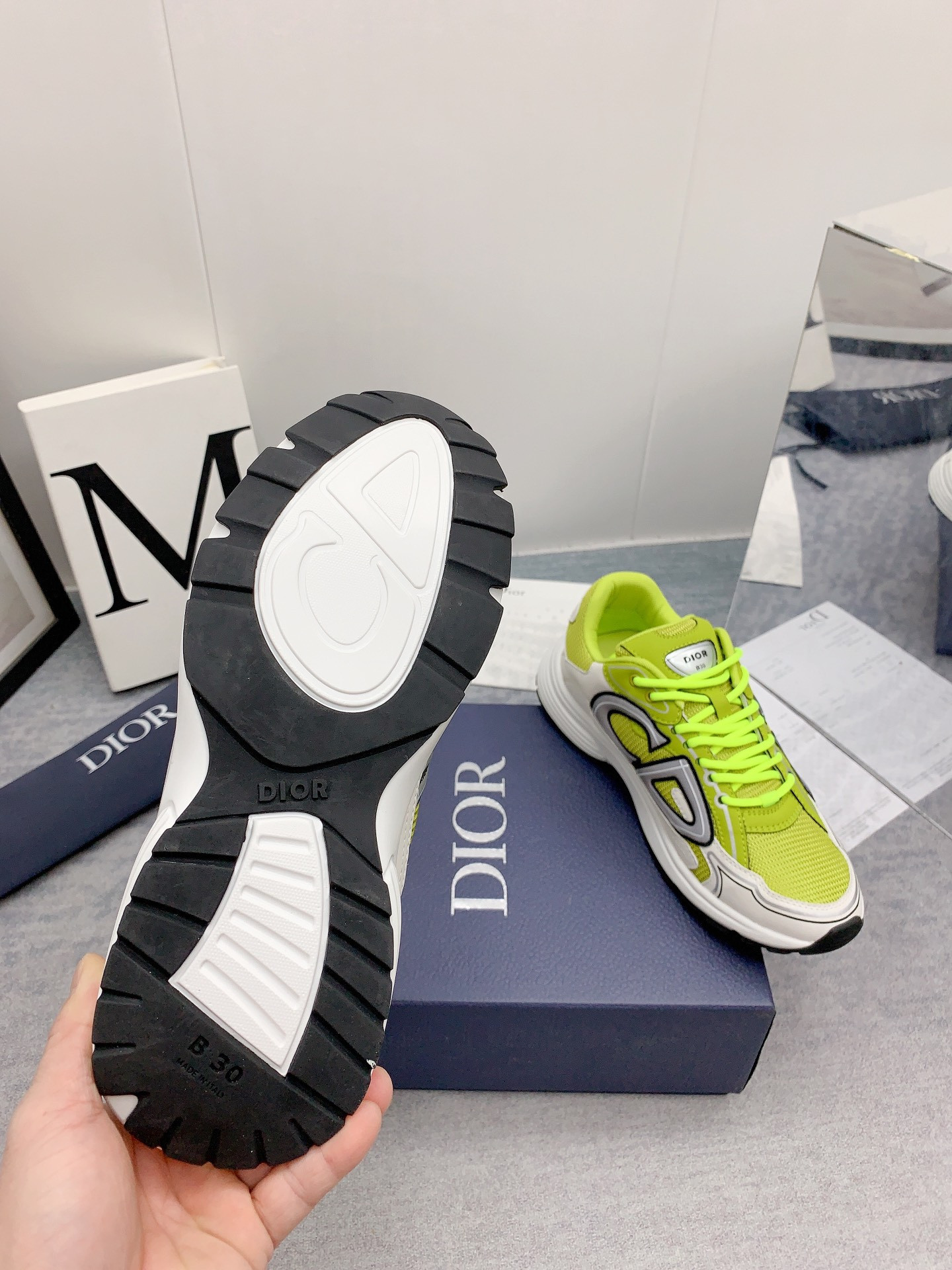 ua D*or b30 yellow