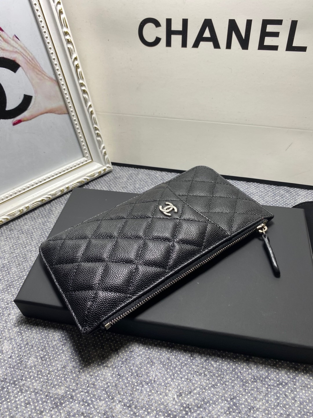 Ch*el long zipped wallet 19-11cm