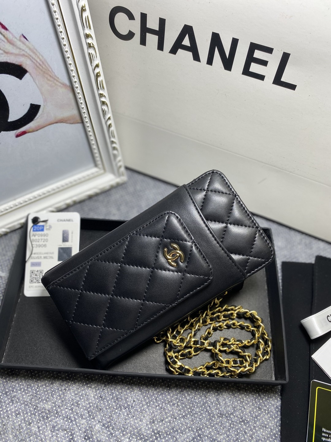 Ch*el long zipped wallet 19-11cm