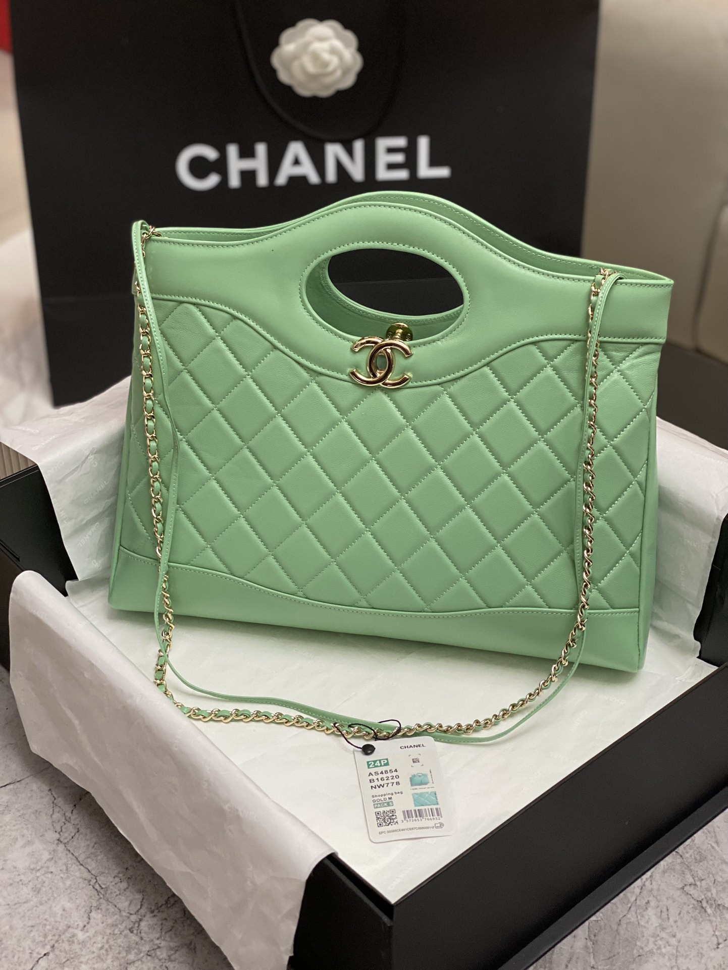 Ch*el shopping bag shiny lambskin & gold-tone metal light green 35x39x8cm