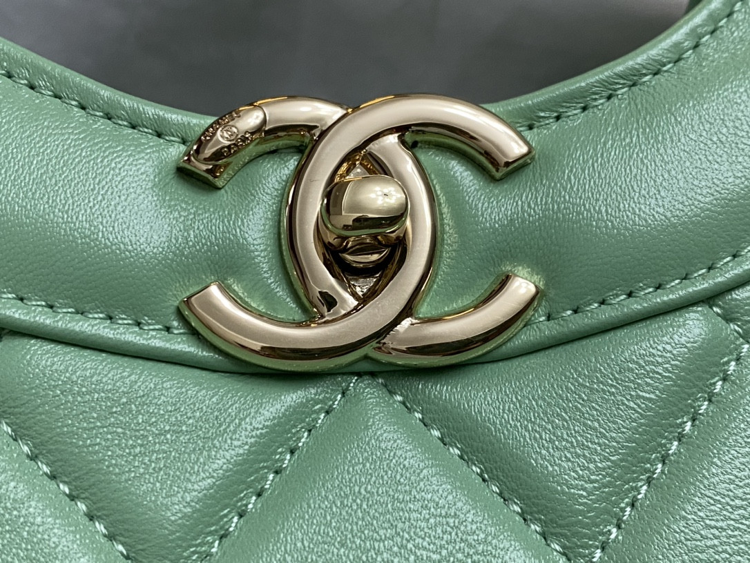 Ch*el shopping bag shiny lambskin & gold-tone metal light green 35x39x8cm