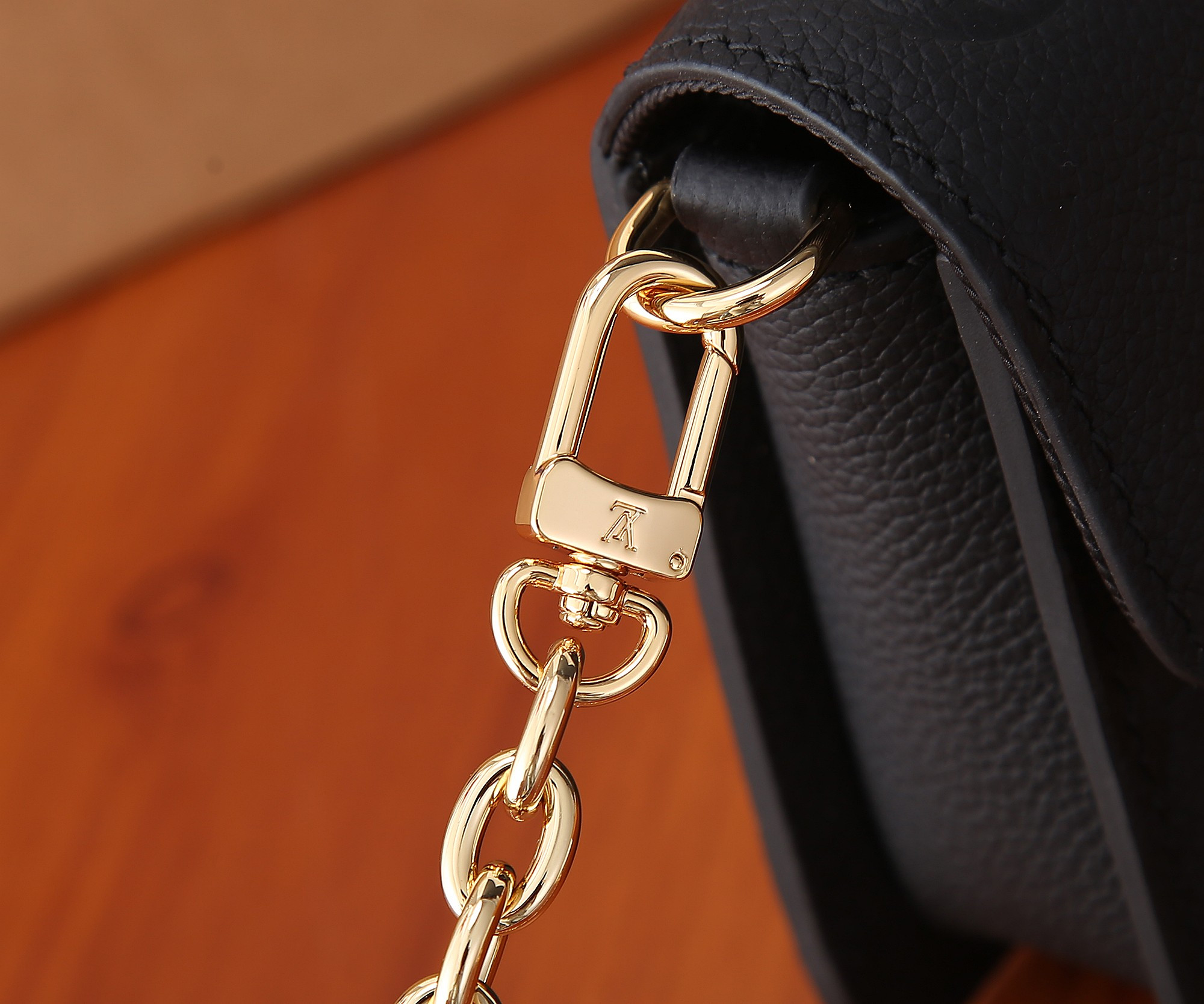 LV Wallet On Chain Métis   M82637 7.5 x 4.3 x 2.2 inches