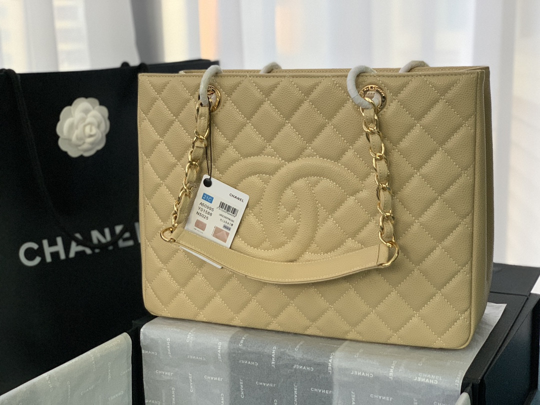 Ch*el gst caviar leather hardware 24x33x13cm