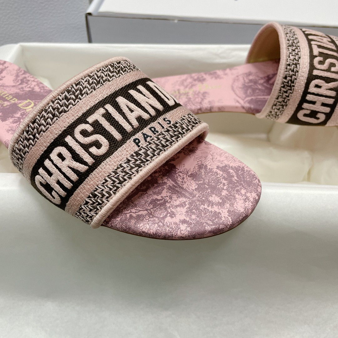 ua D*or dway slide