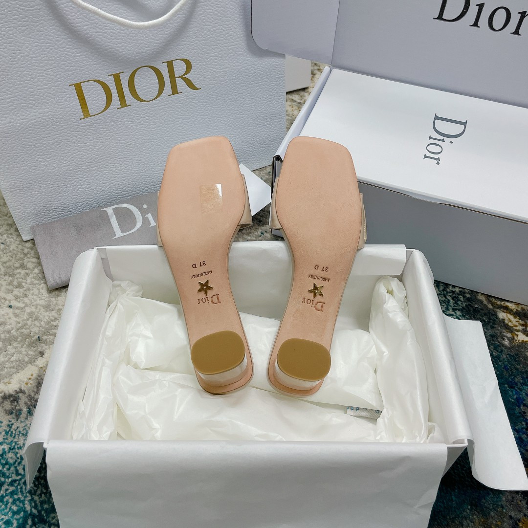 ua D*or or c