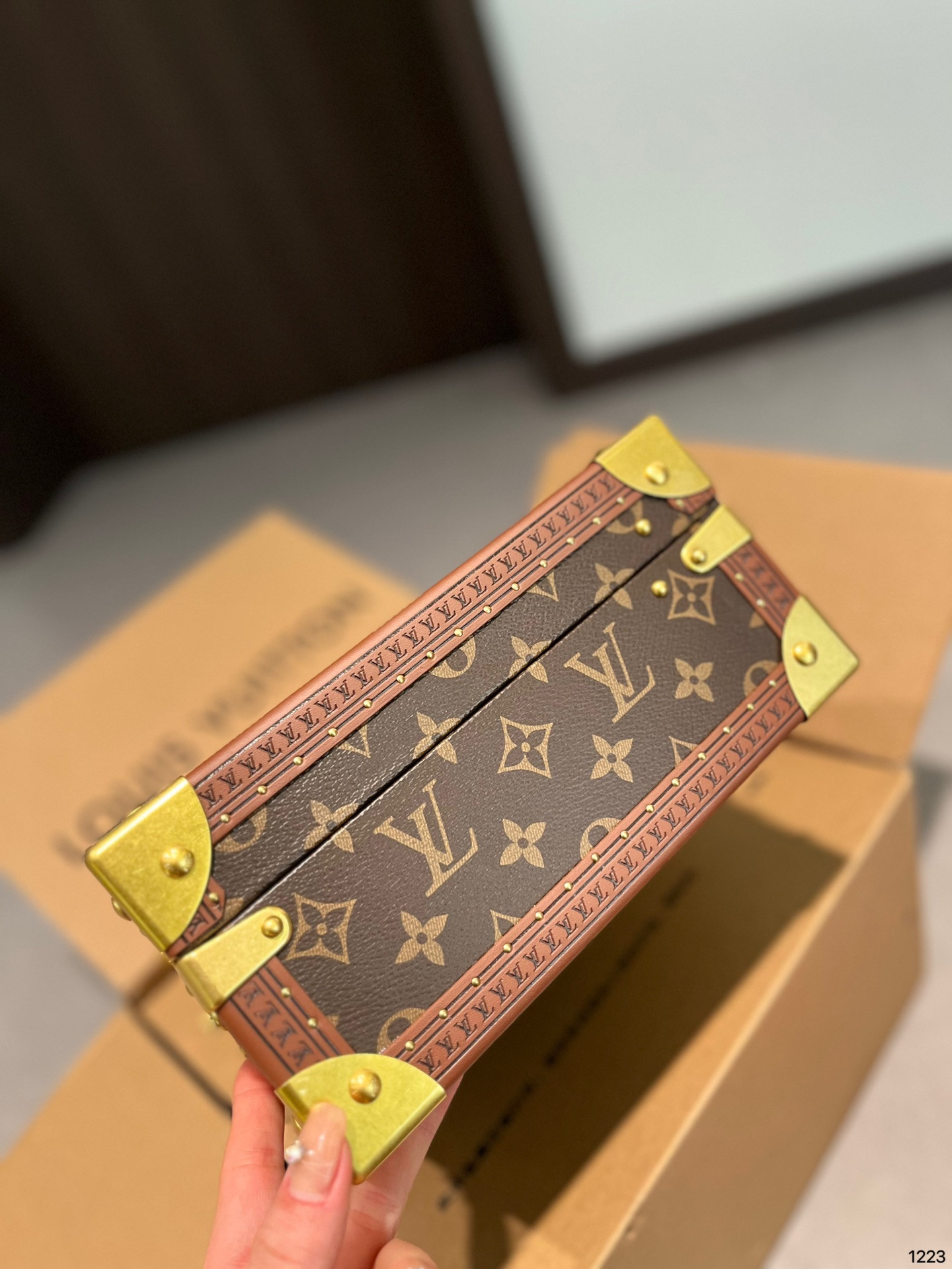 LV M13513 Jewelry Box Orange 9.4 x 4.9 x 9.4 inches