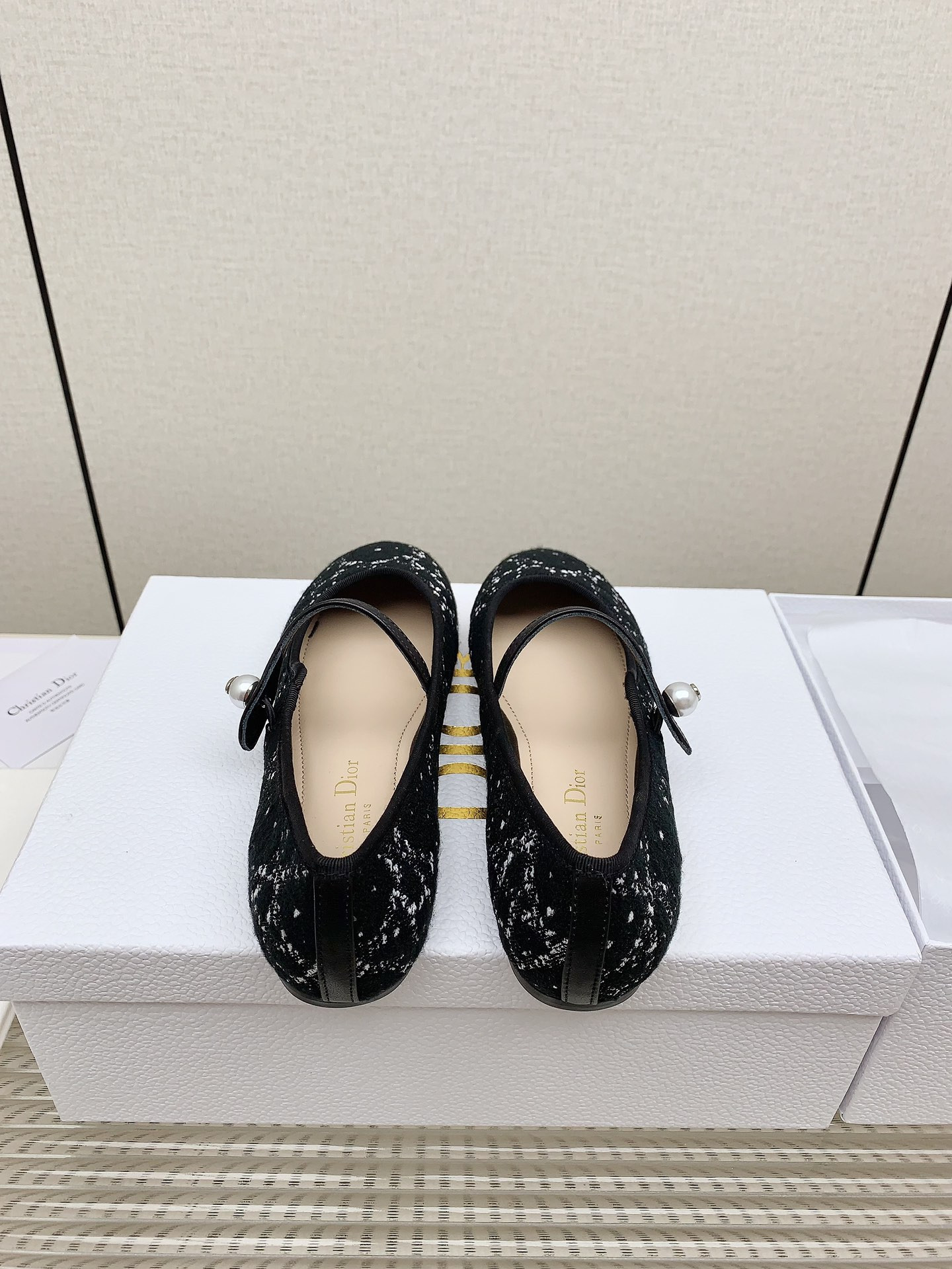 ua D*or ballet flat