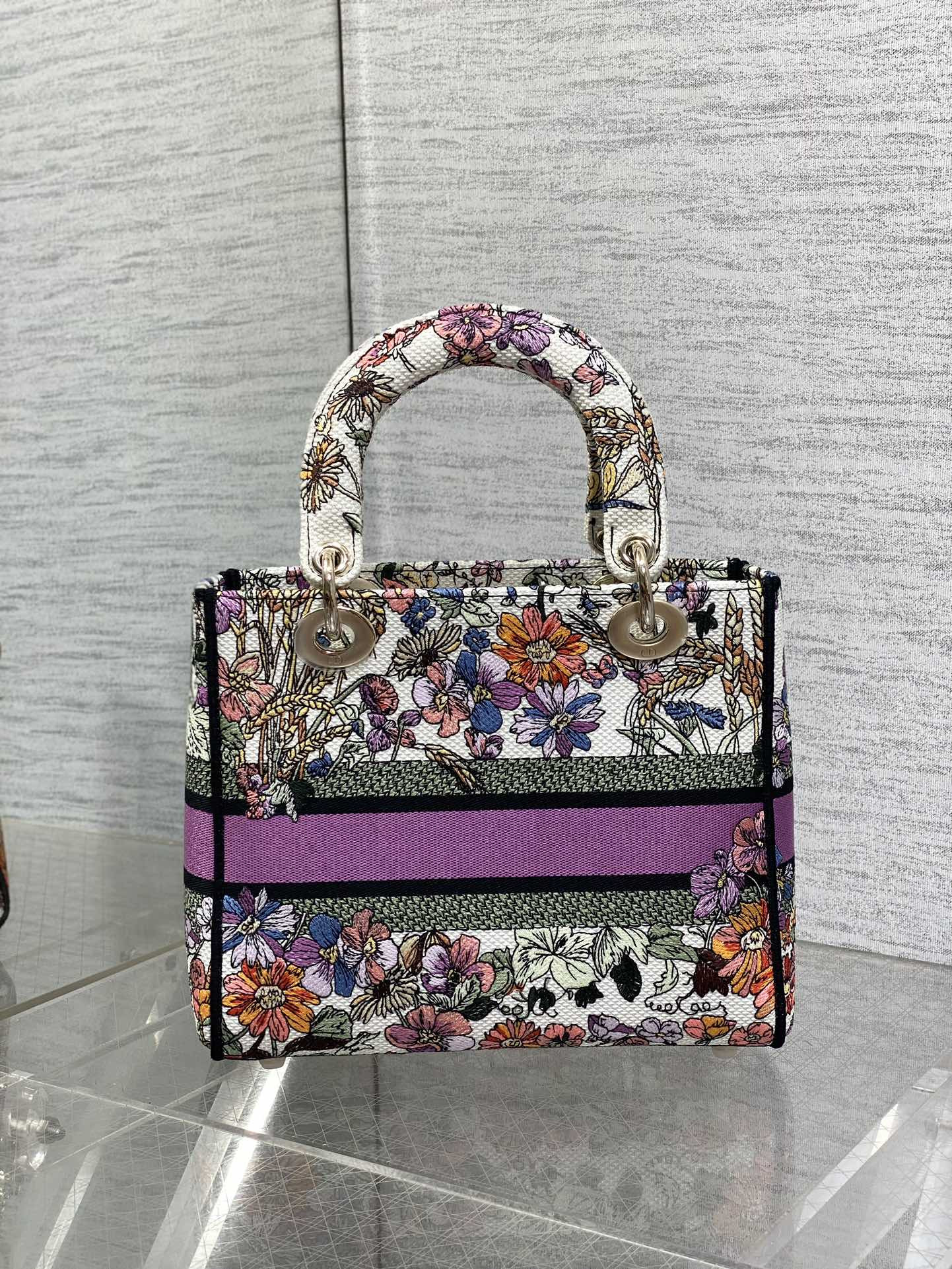 medium lady D*or bag white multicolor D*or 4 saisons Été embroidery 24 x 20 x 12 cm