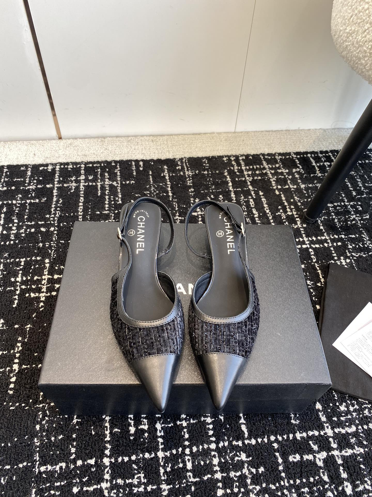 ua Ch*el slingbacks