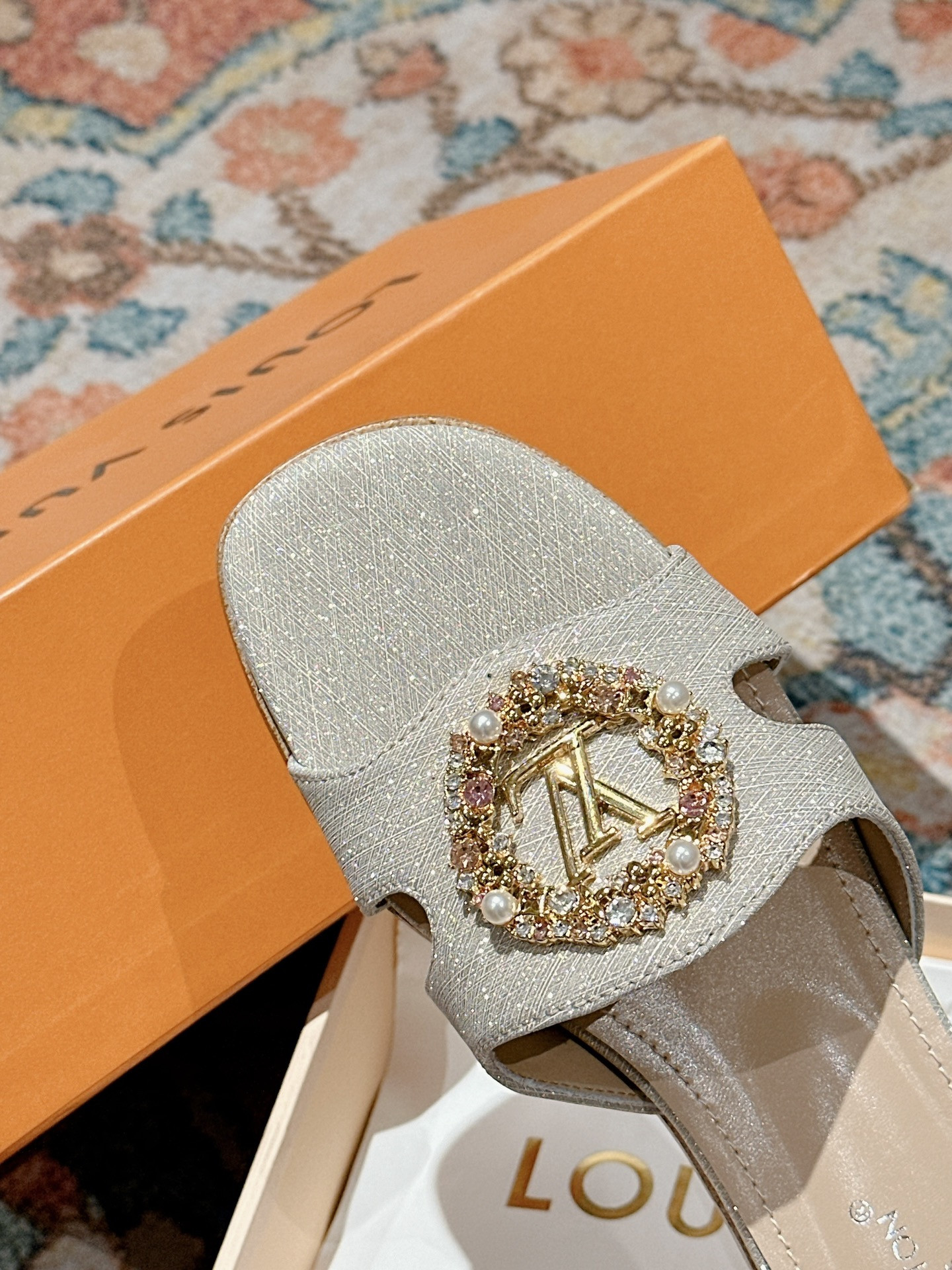 UA LV Flat Mule