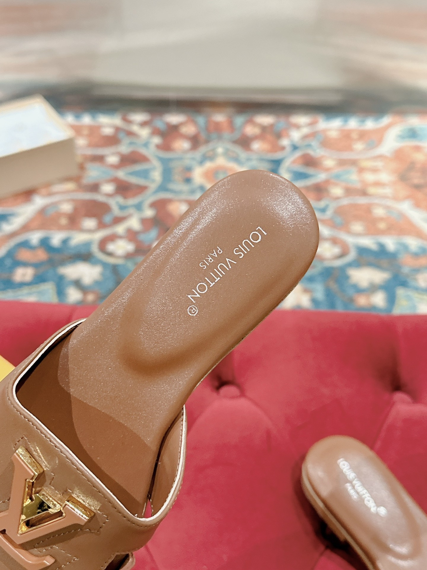 UA LV Flat Mule