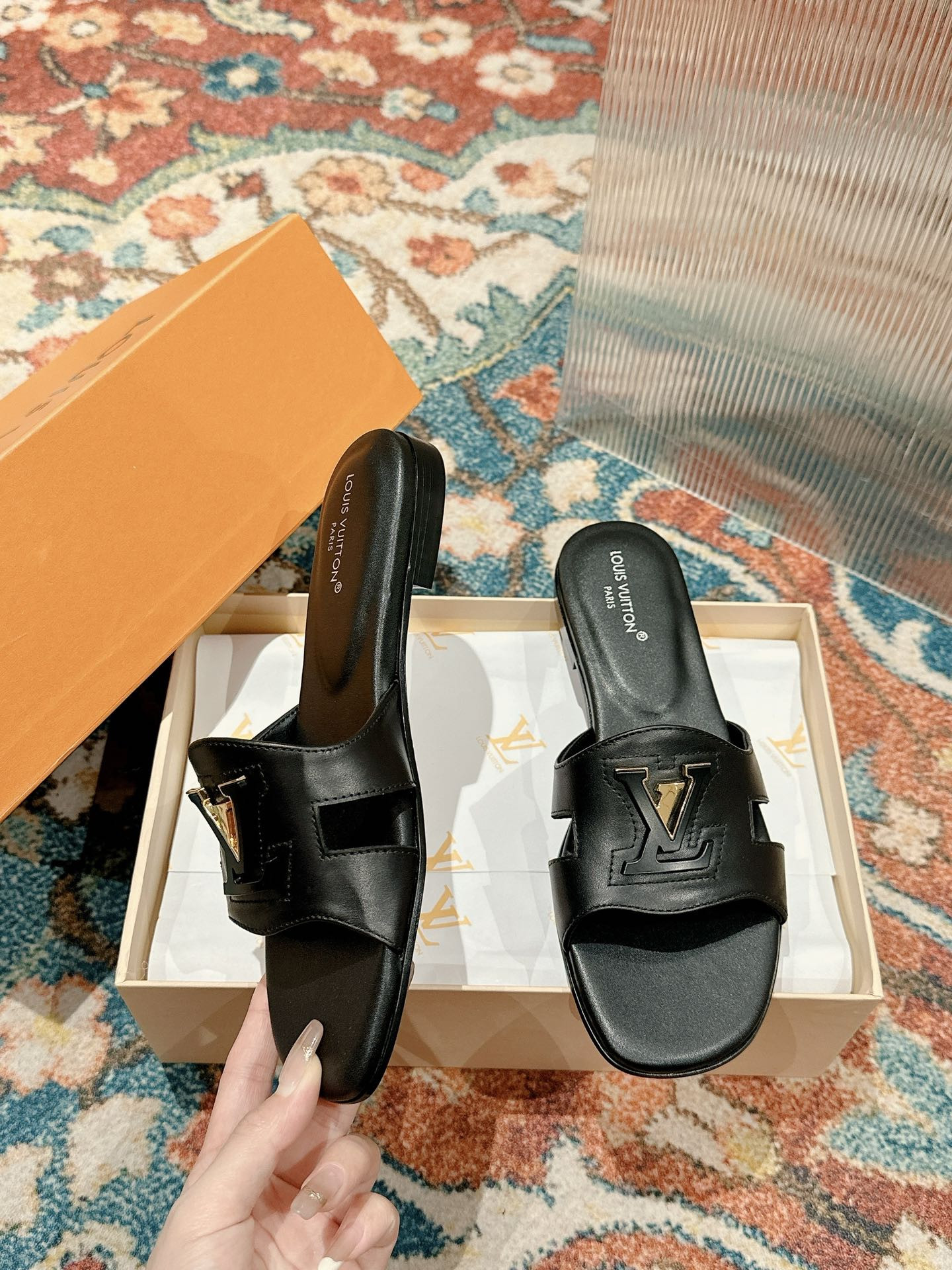 UA LV Flat Mule