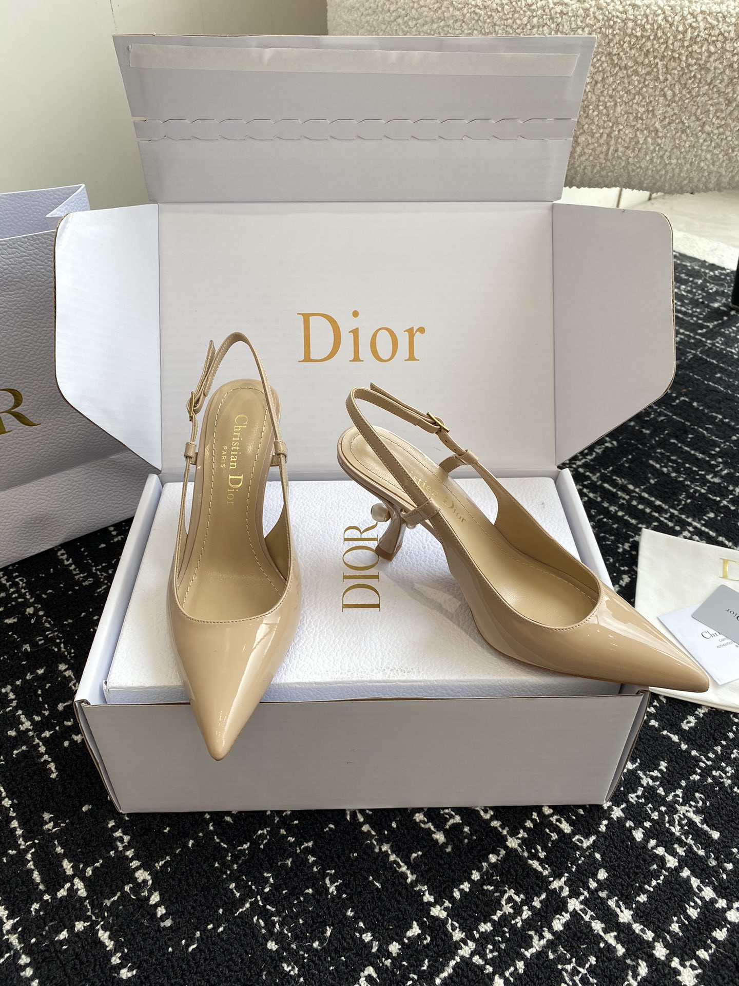 ua D*or tribales slingback pump