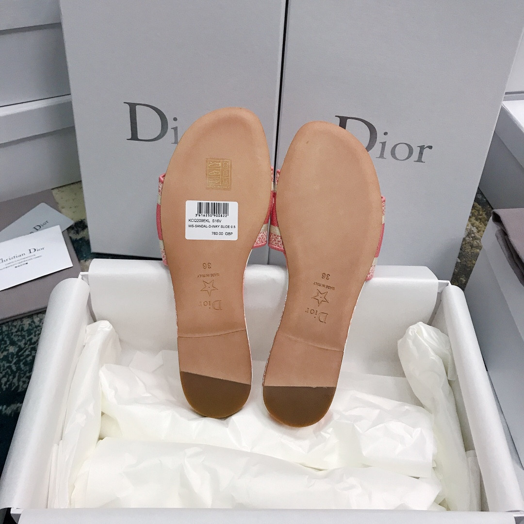 ua D*or dway slide