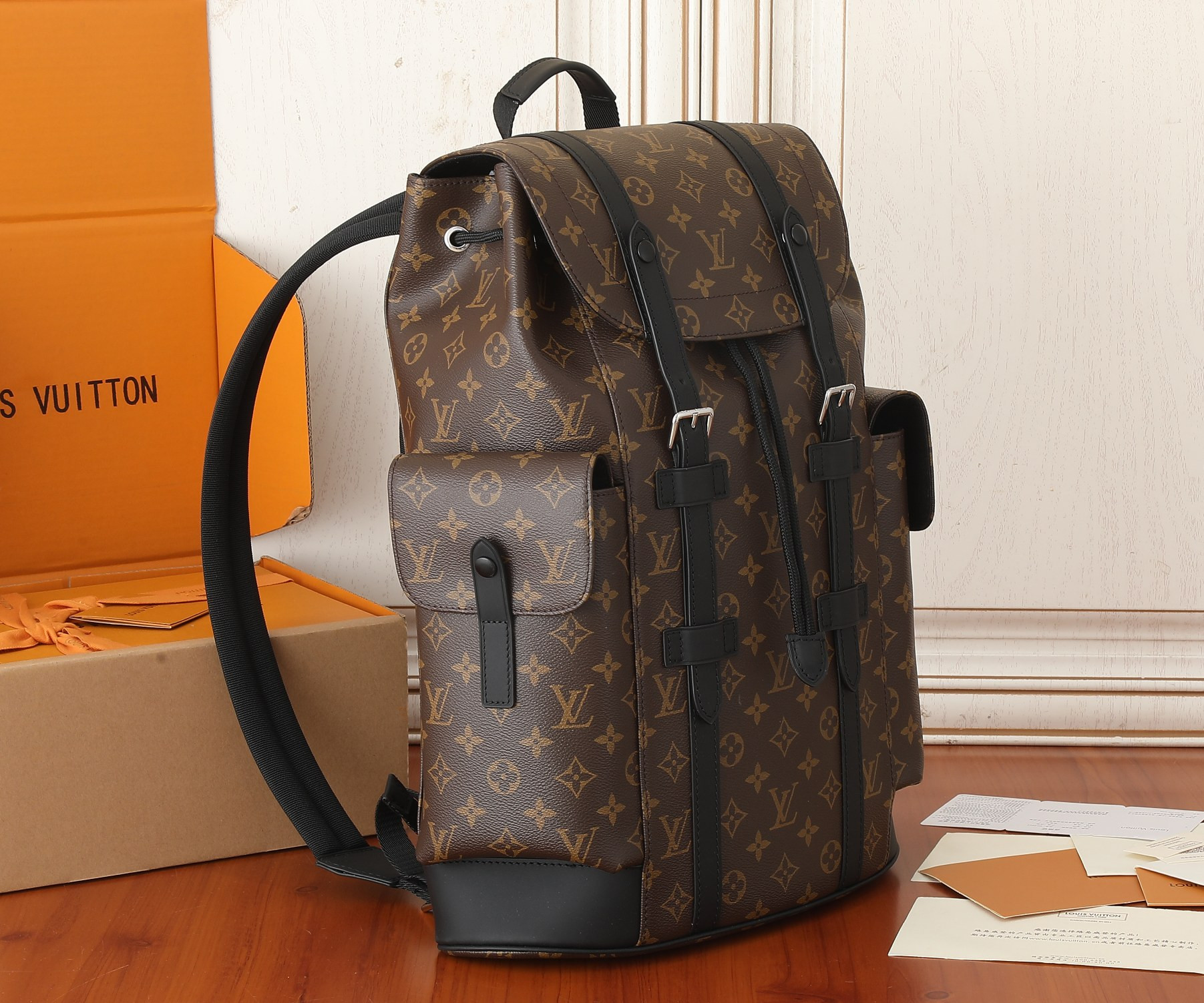 LV Christopher MM M43735 15 x 17.3 x 4.9 inches