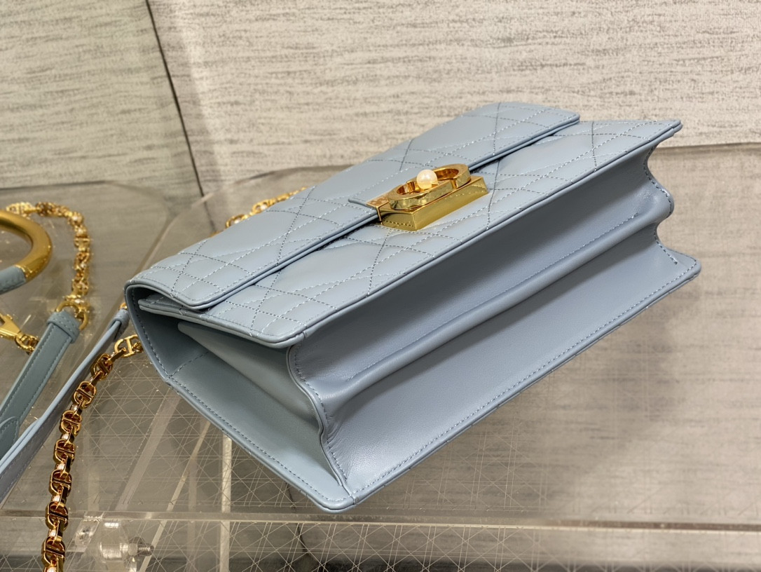 D*or medium D*or ange bag blue latte macrocannage calfskin 26 x 17 x 9 cm