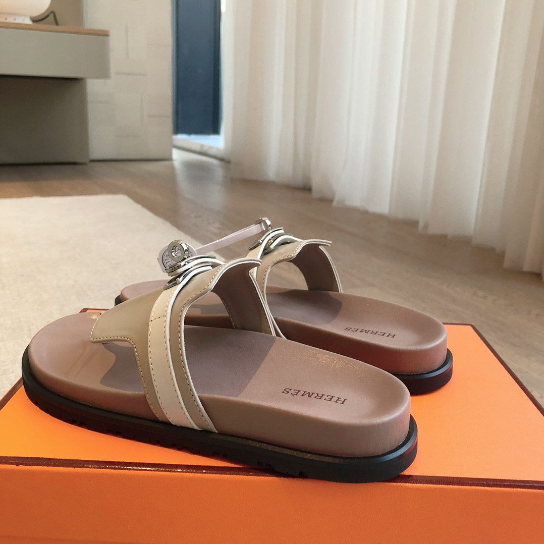 ua H**me5 empire sandal