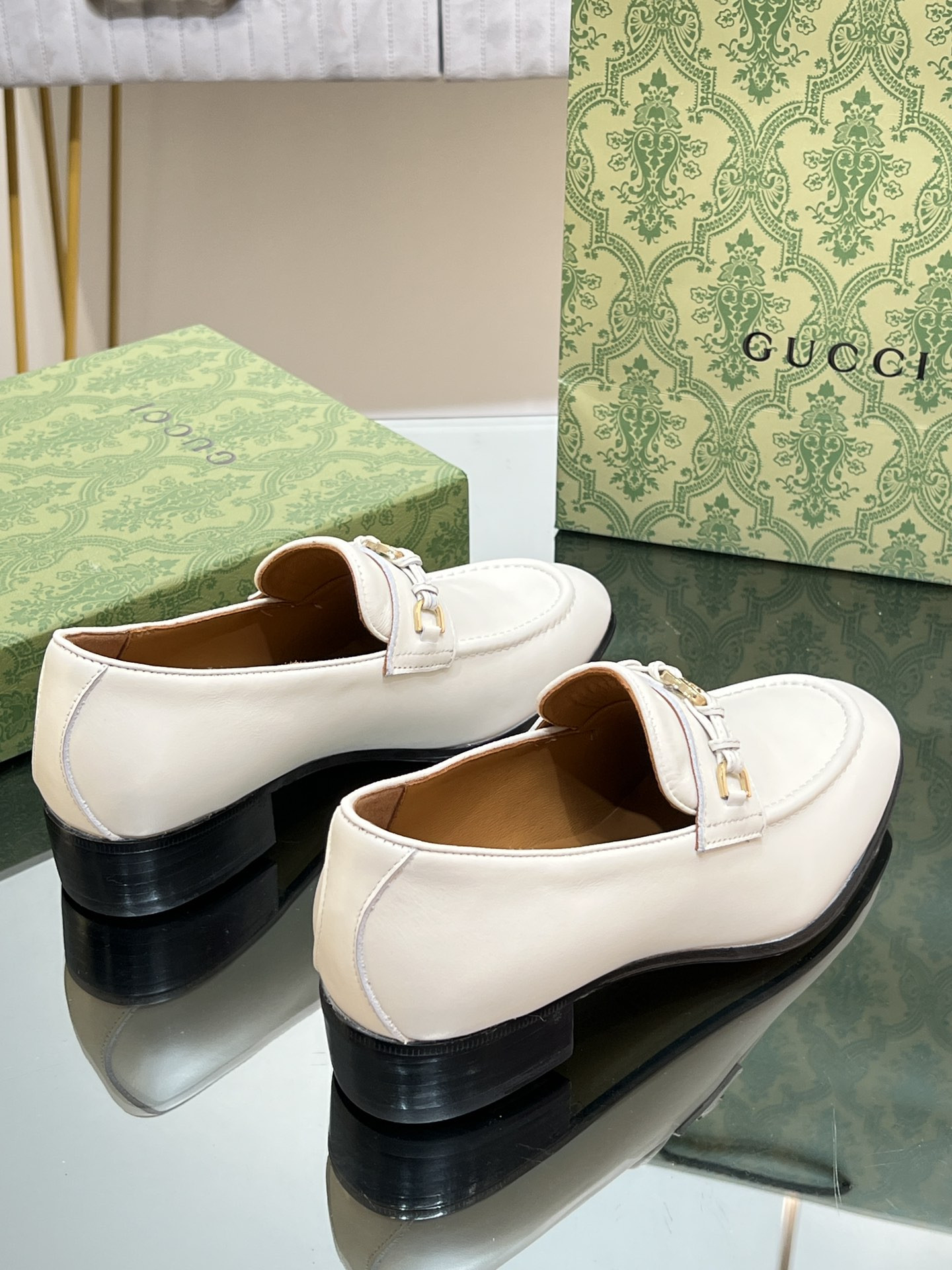 ua G*u*i interlocking g loafer