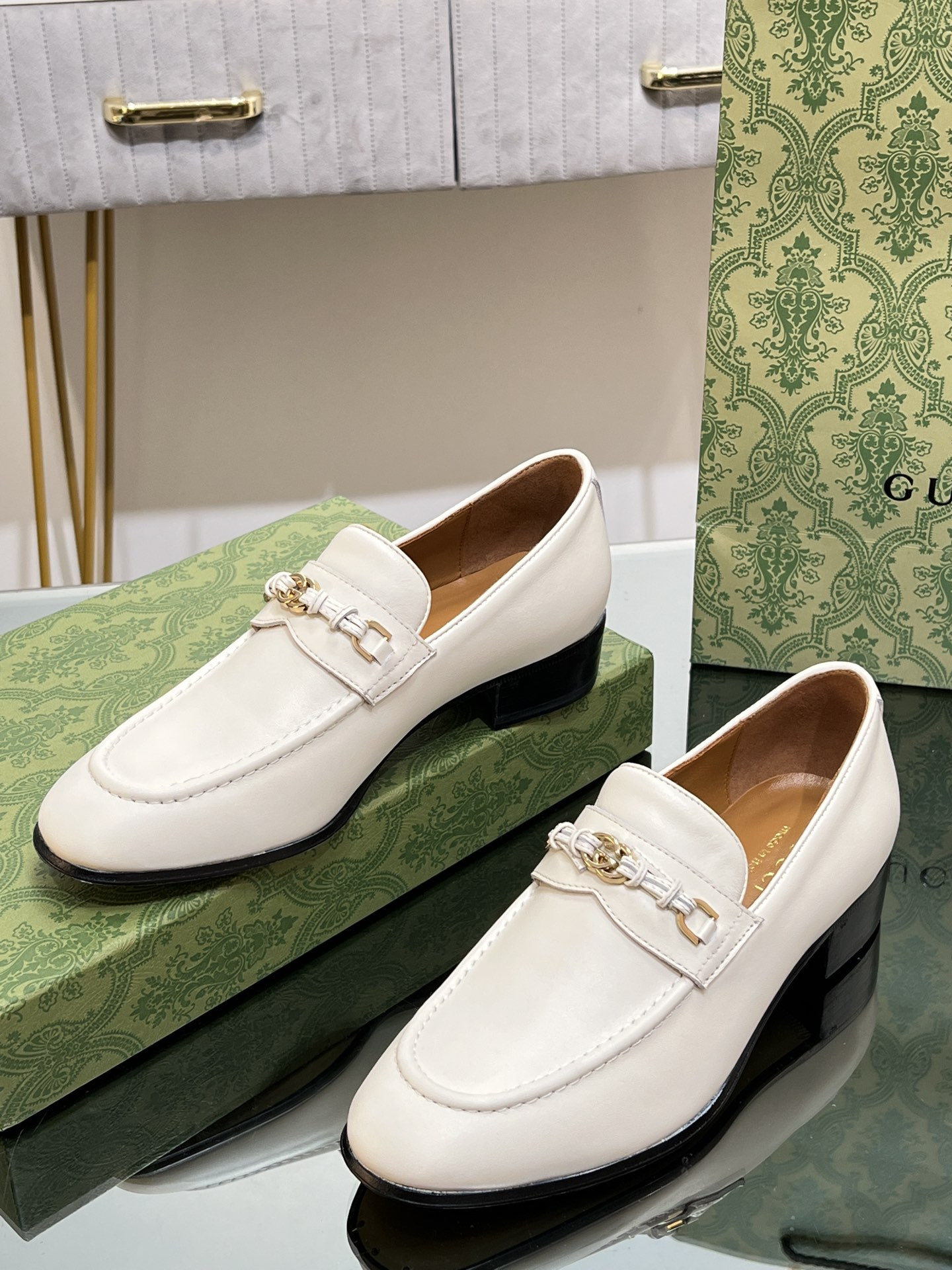 ua G*u*i interlocking g loafer
