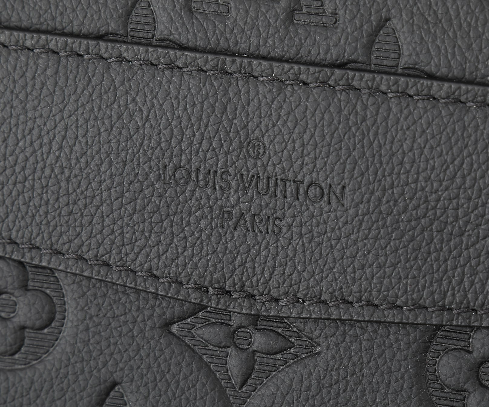 LV Messenger Voyager PM M25121 33x22.5x11CM