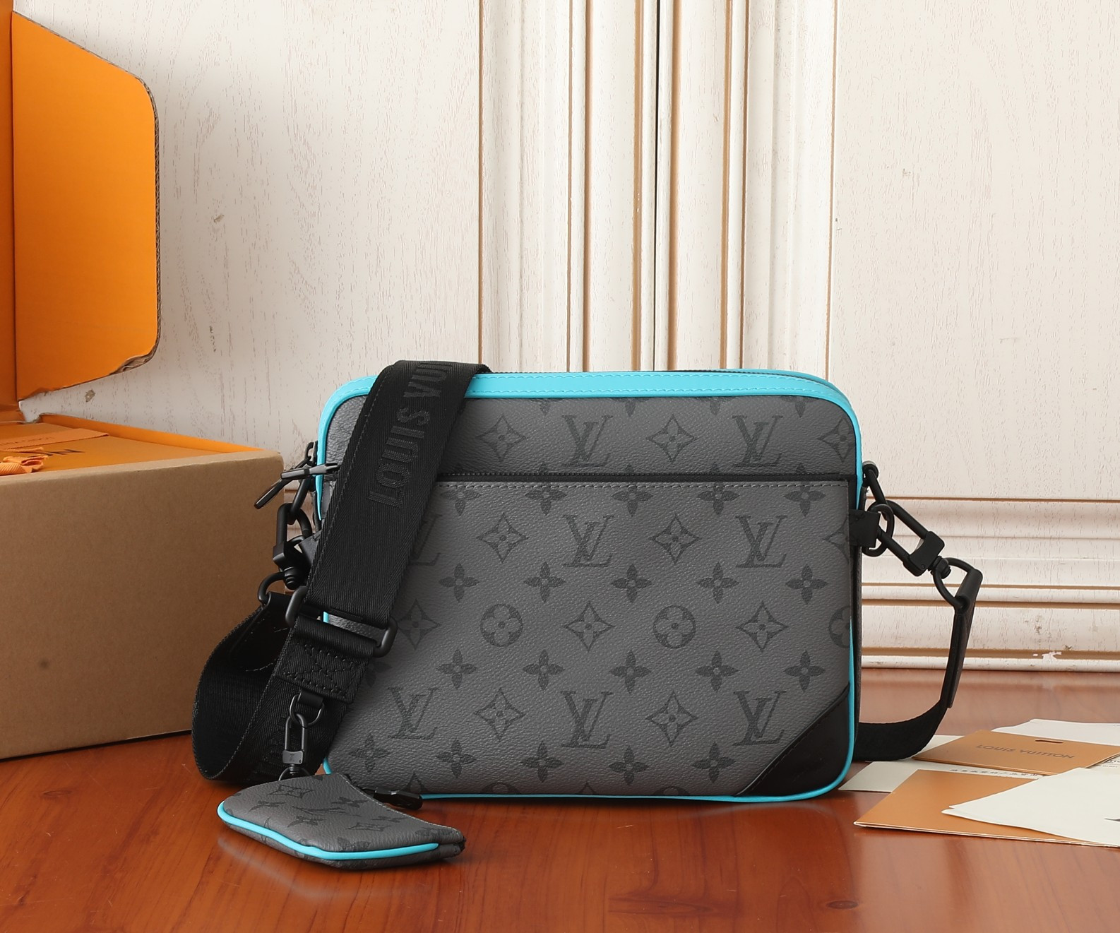 LV Trio Messenger M11648 25x18.5x7CM
