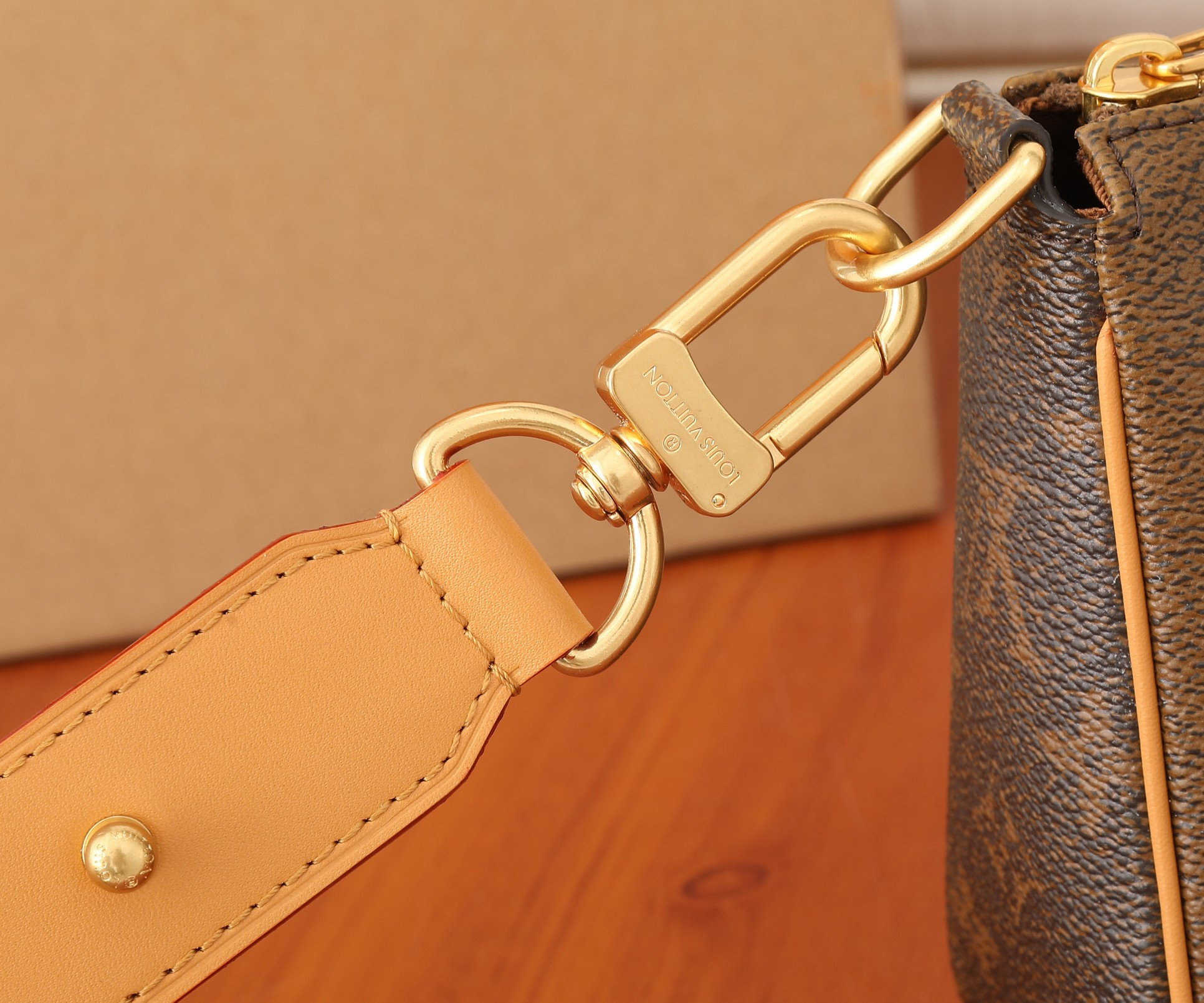 LV Pochette Accessoire XL M11623 28x16.5x9CM