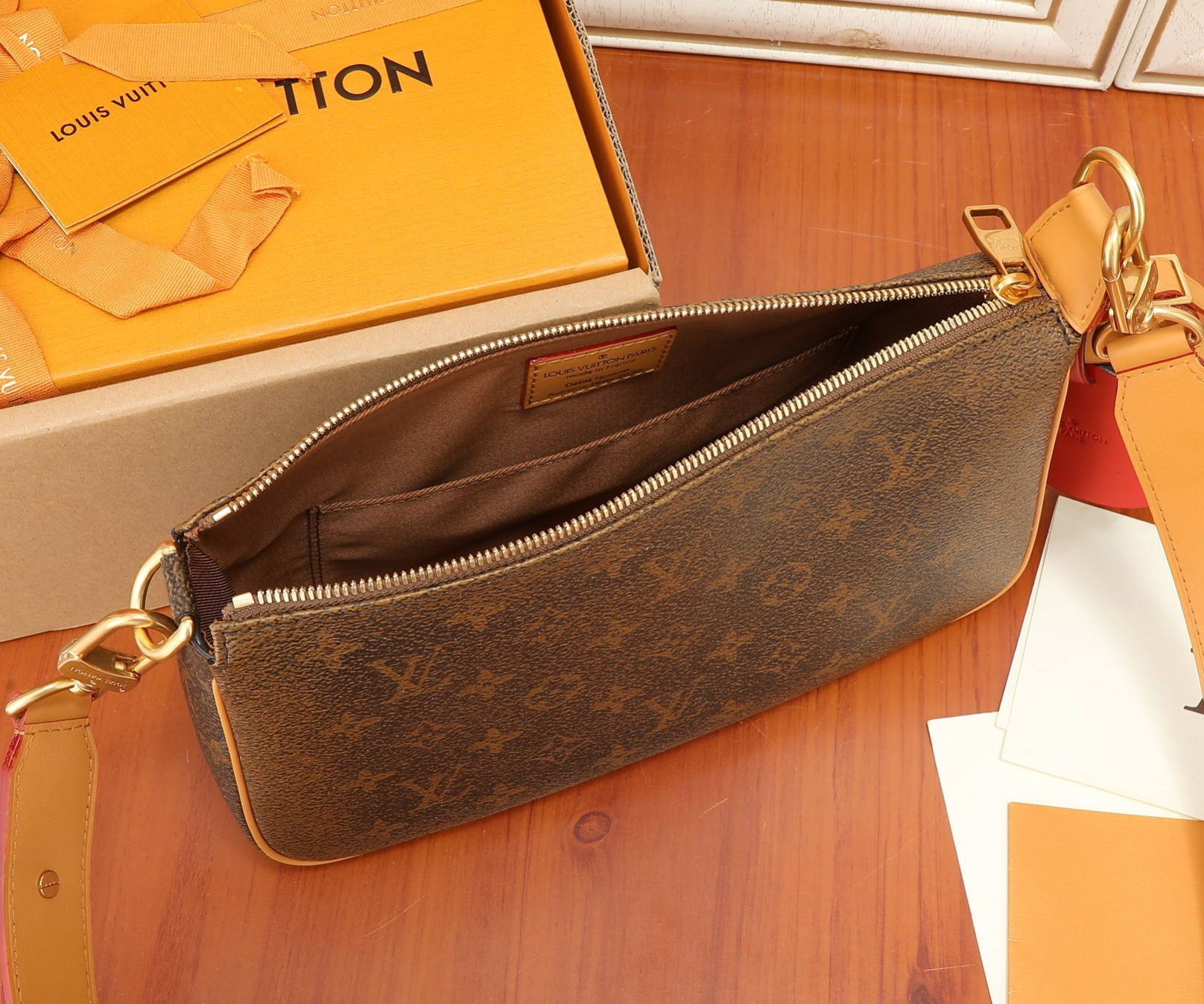 LV Pochette Accessoire XL M11623 28x16.5x9CM