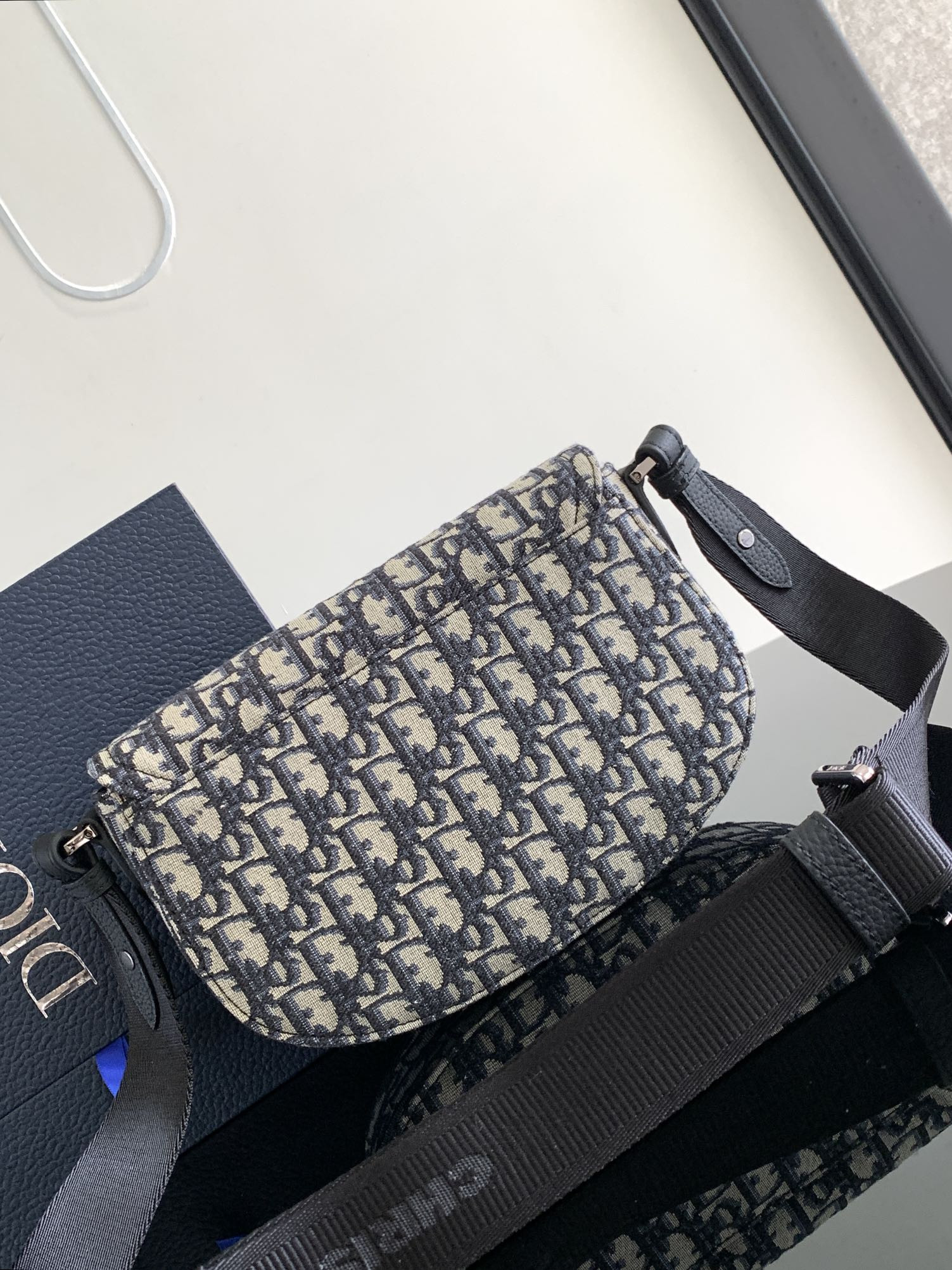 D*or saddle messenger bag 24 x 16.5 x 5.5 cm