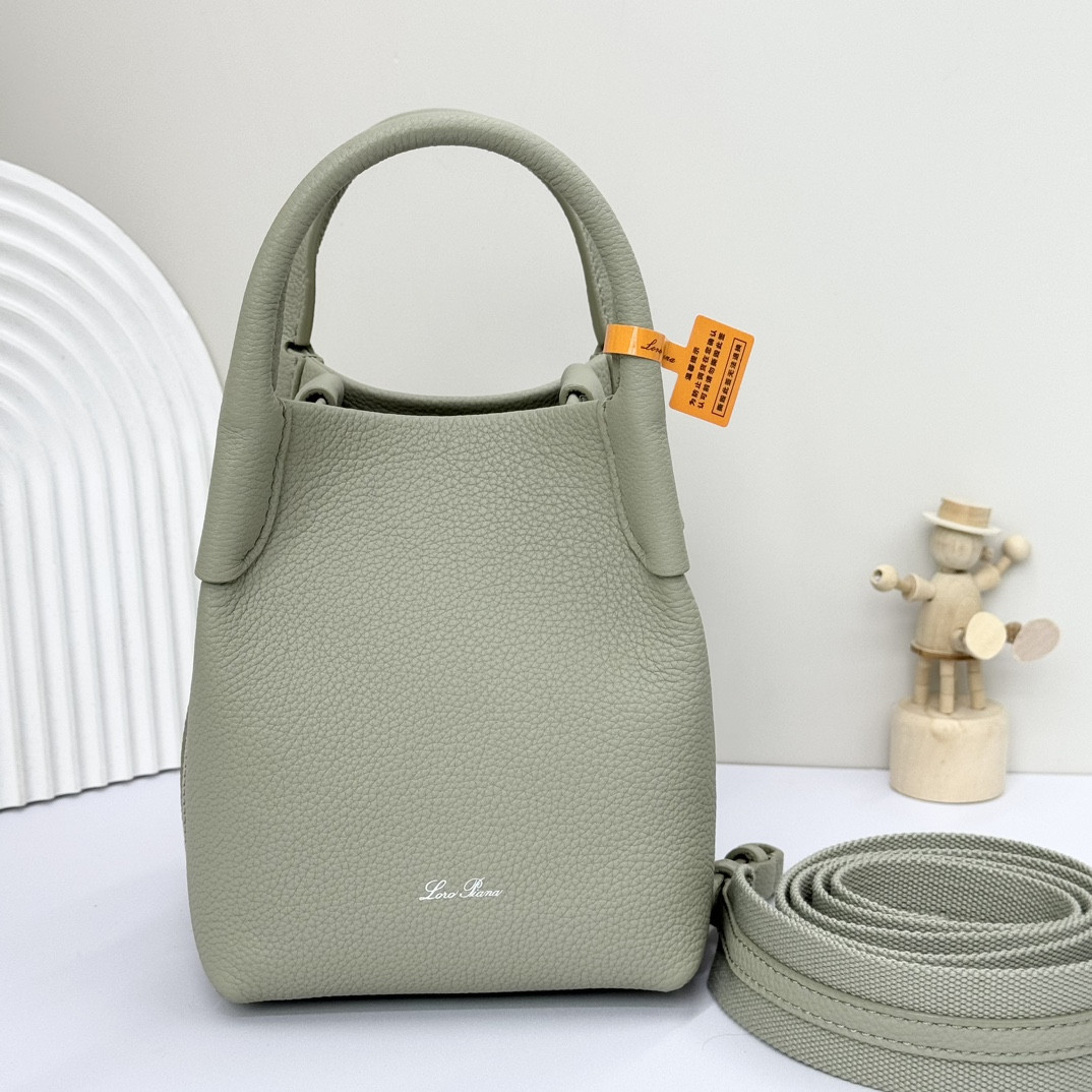 L**o p*ana micro bale bag grained calfskin 23 x 16 x 14 cm