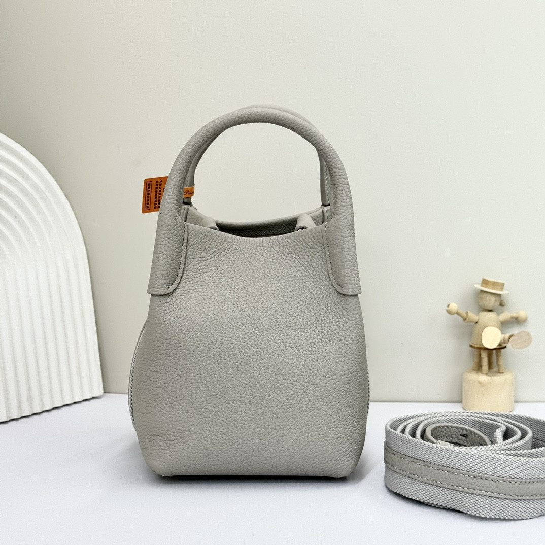 L**o p*ana micro bale bag grained calfskin 23 x 16 x 14 cm