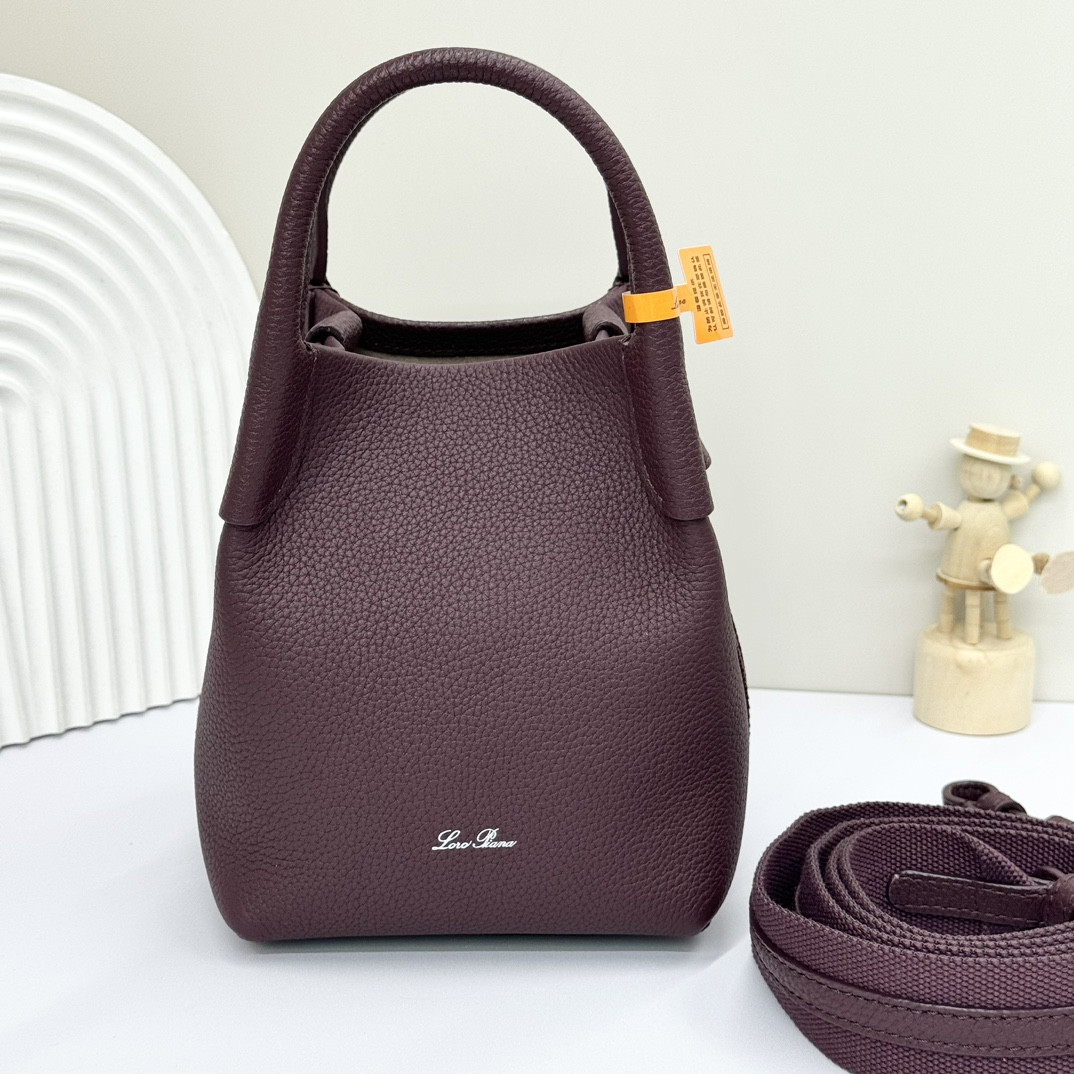 L**o p*ana micro bale bag grained calfskin 23 x 16 x 14 cm
