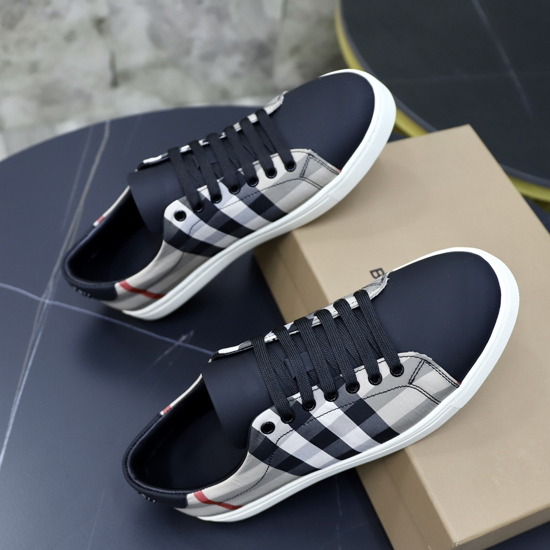 ua B**rry check sneakers