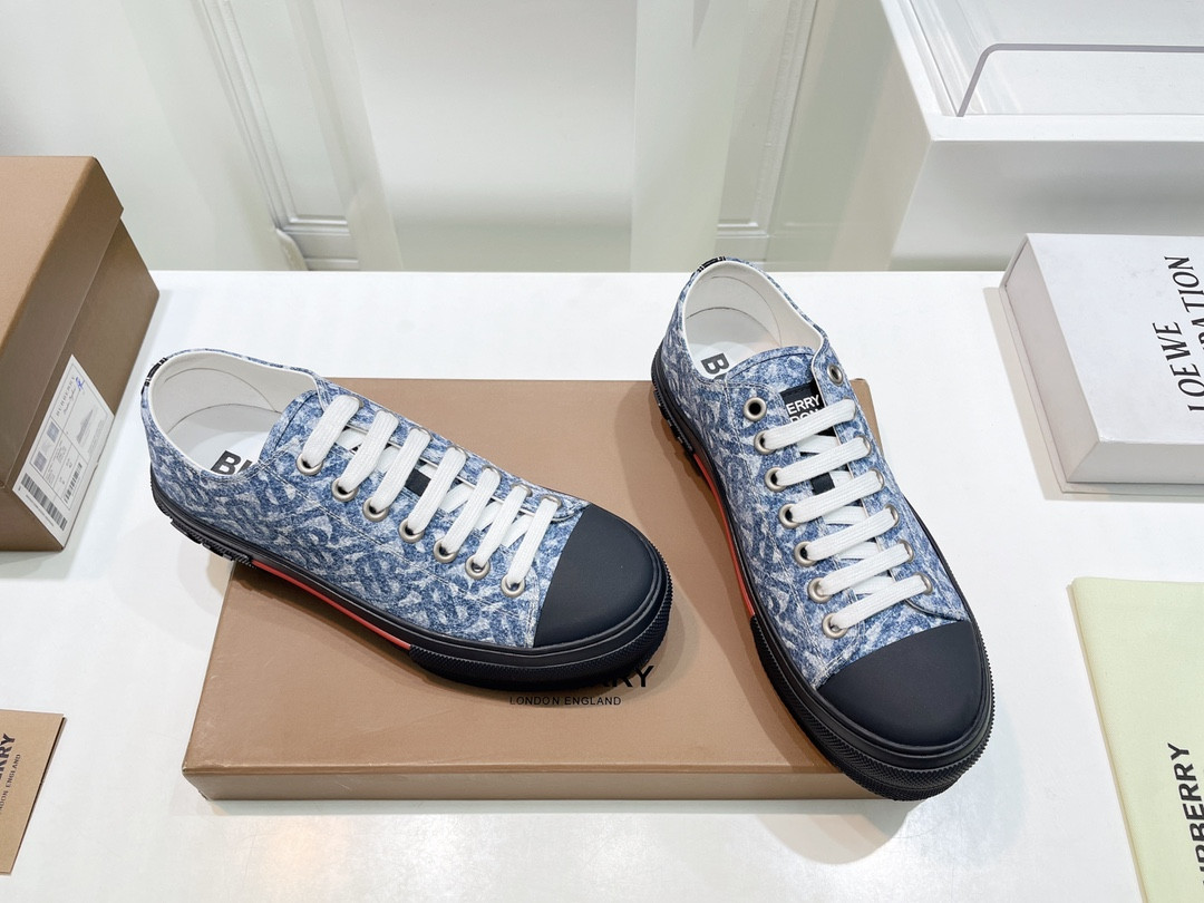 ua B**rry sneakers