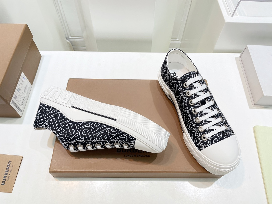 ua B**rry sneakers