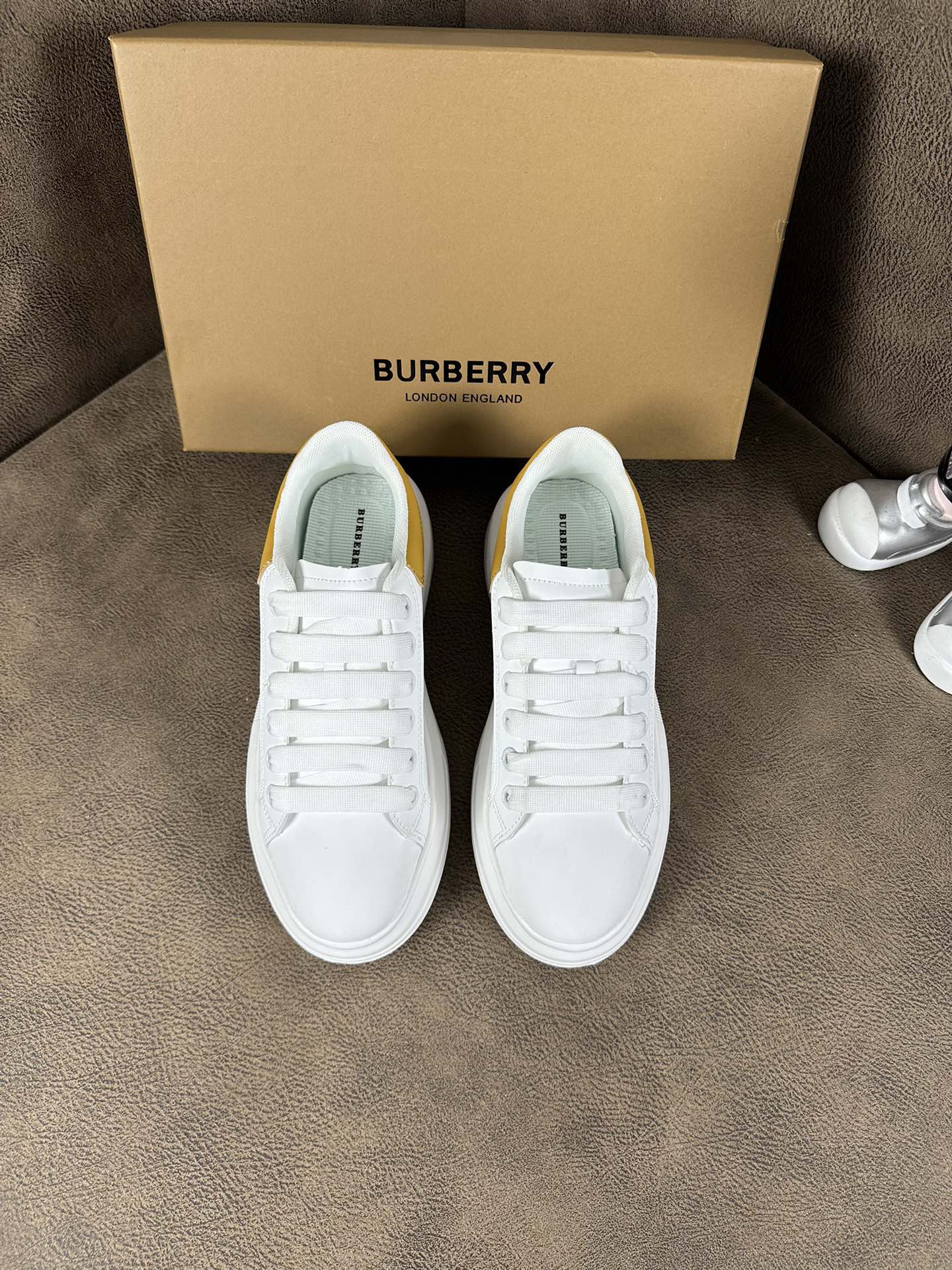 ua B**rry sneakers