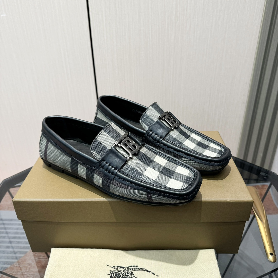 ua B**rry check loafers