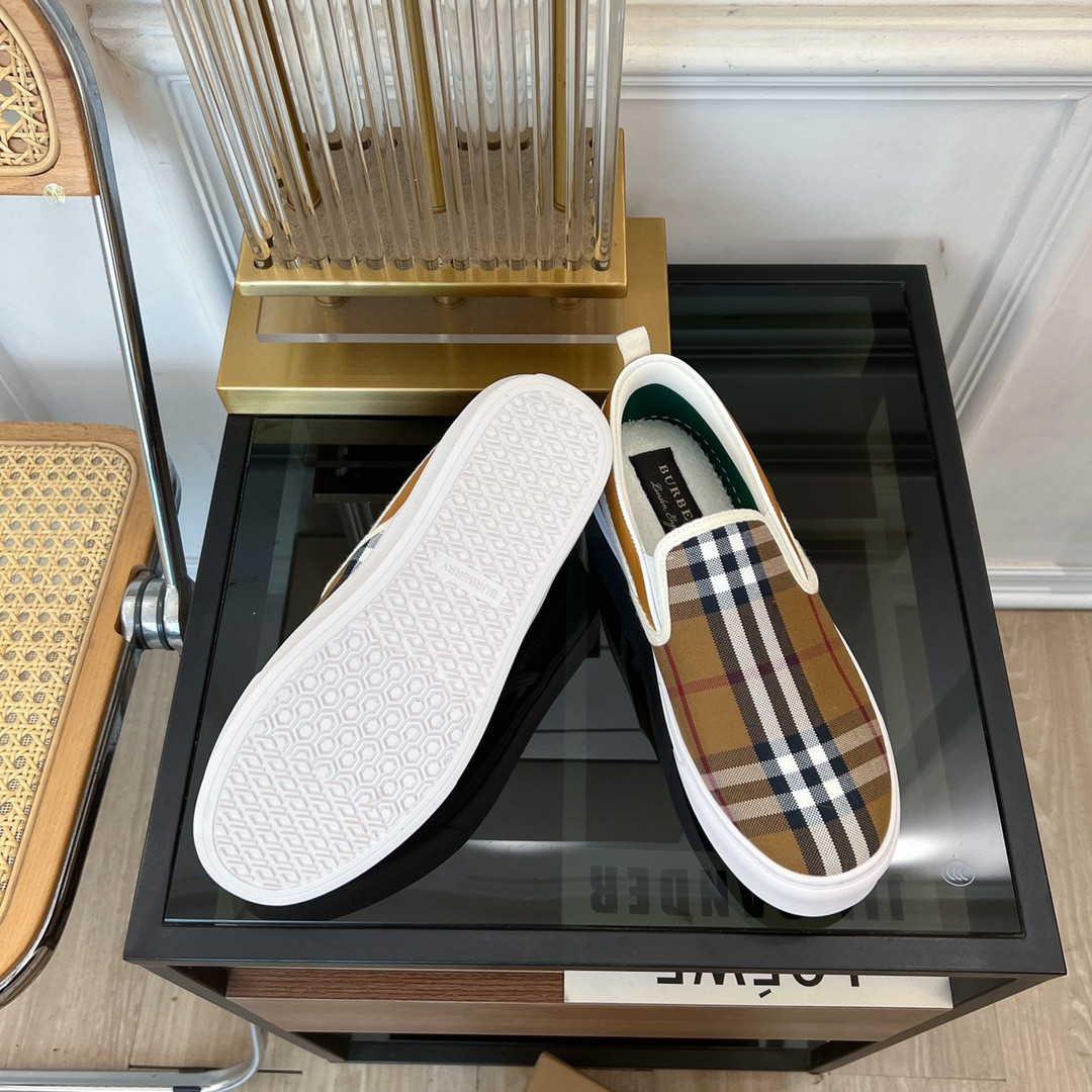 ua B**rry slip on sneakers