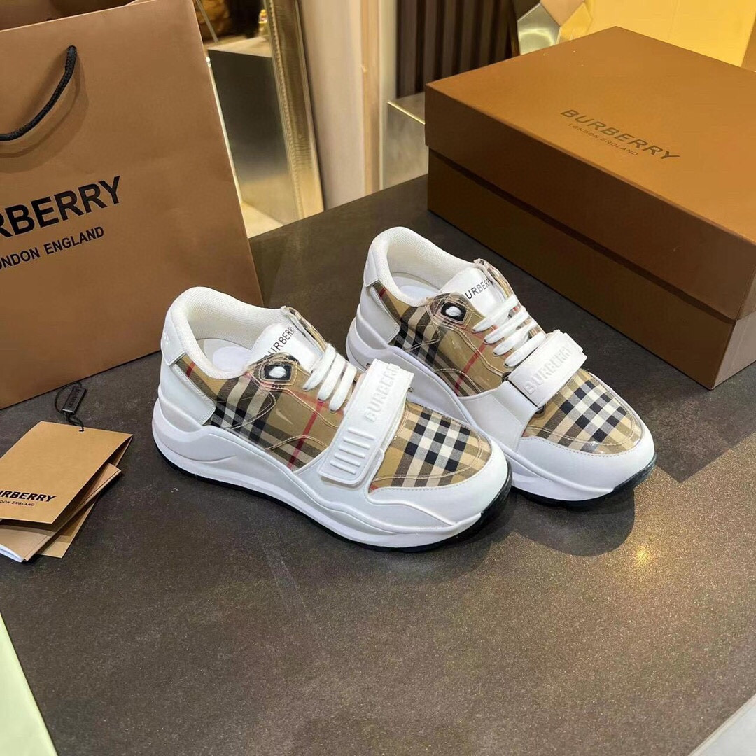 ua B**rry check sneakers
