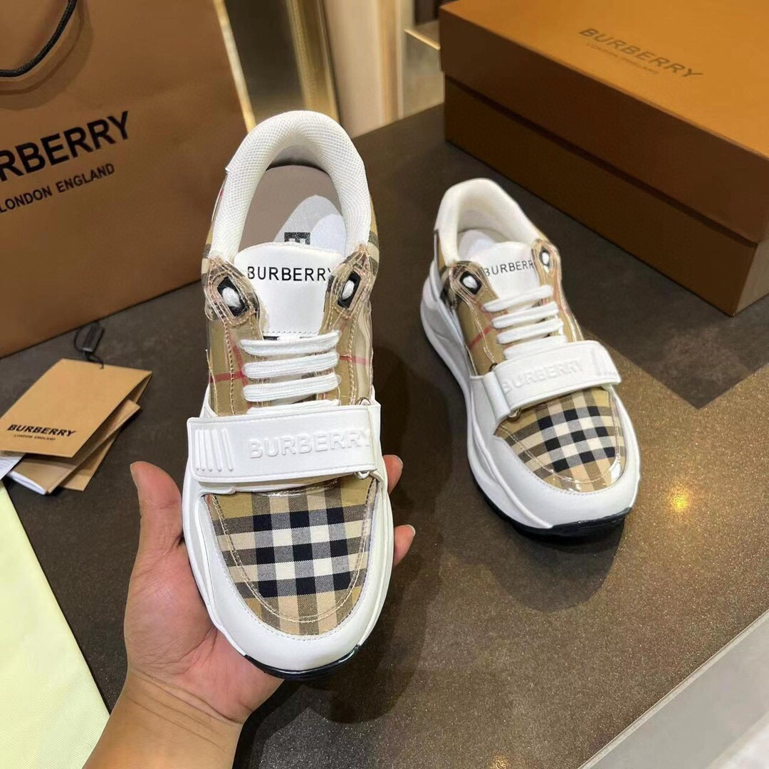 ua B**rry check sneakers