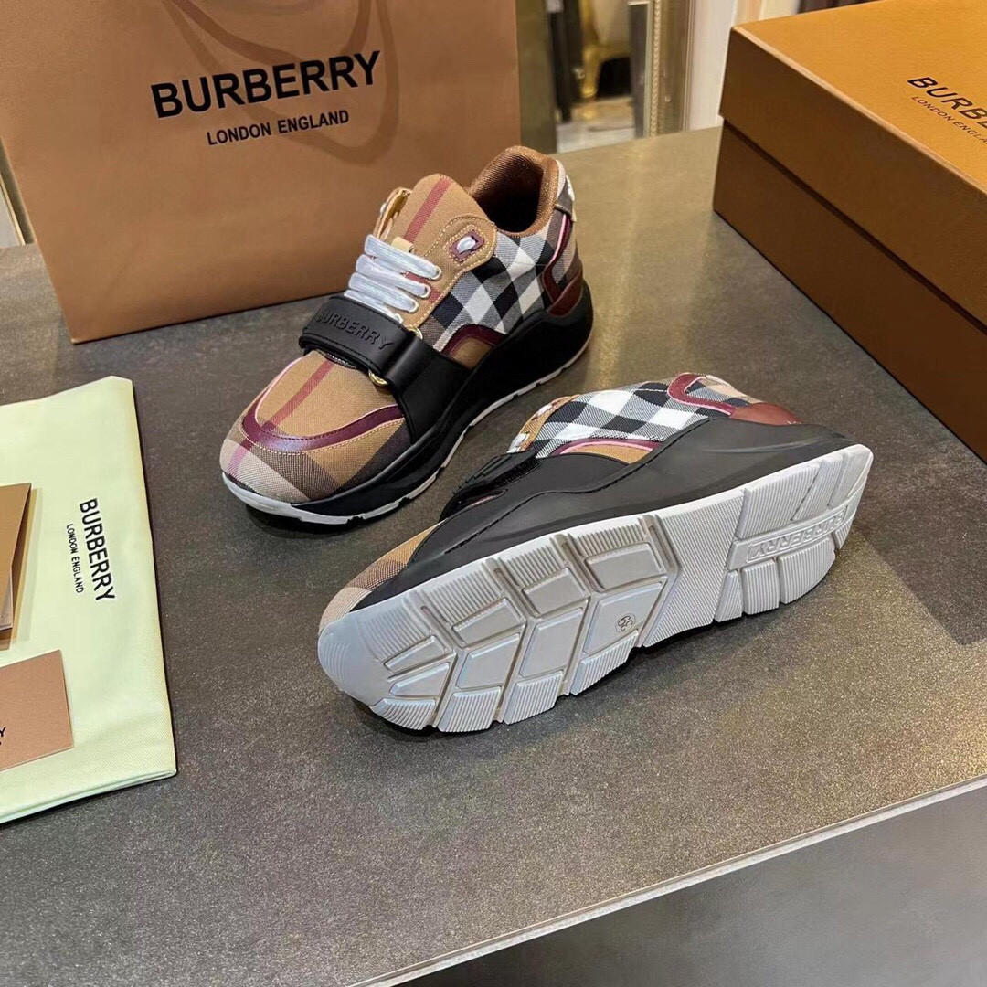ua B**rry sneakers