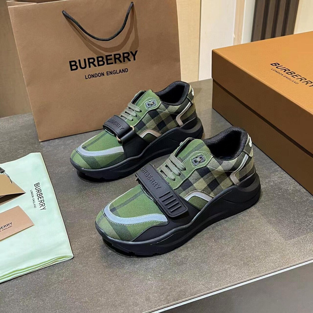 ua B**rry sneakers