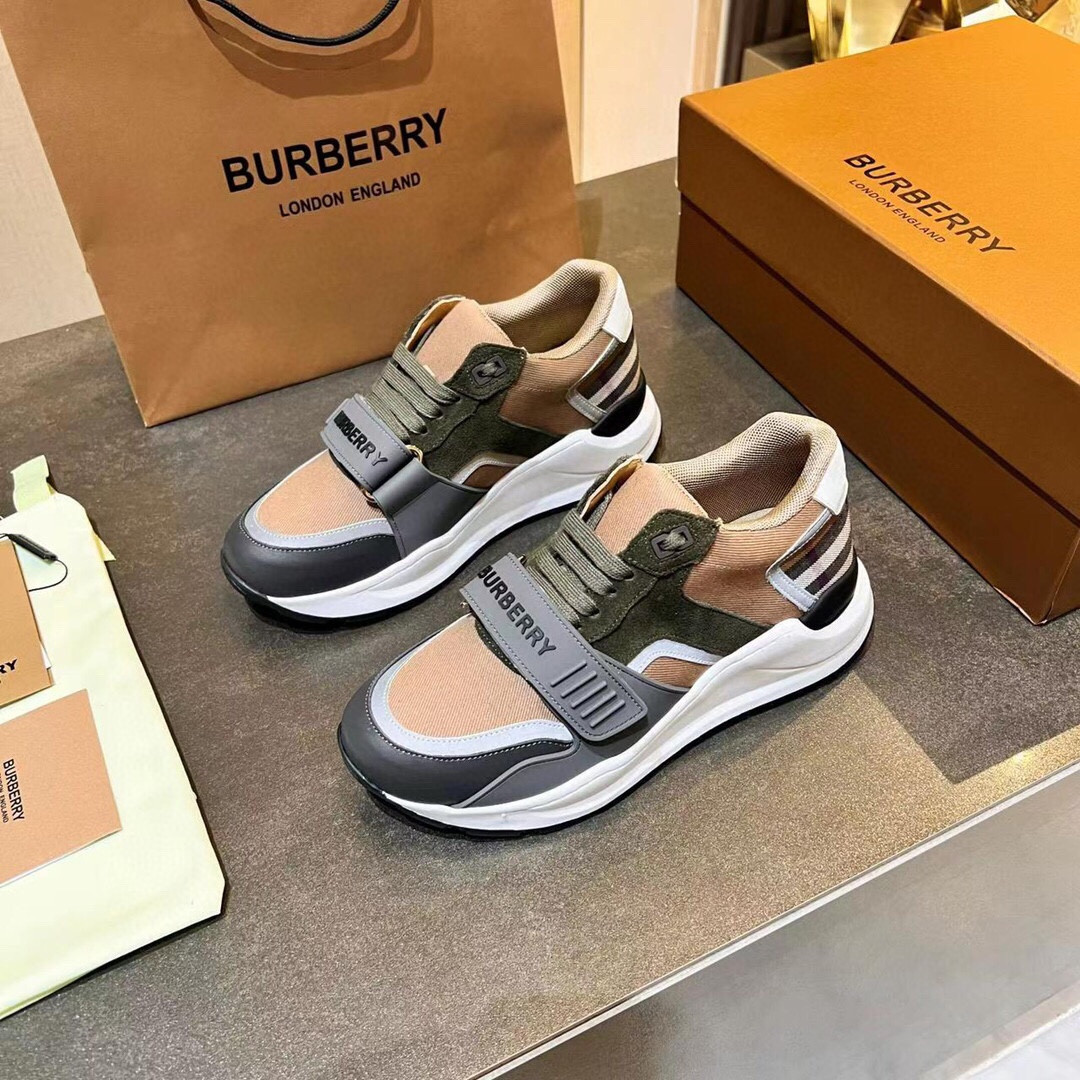 ua B**rry sneakers