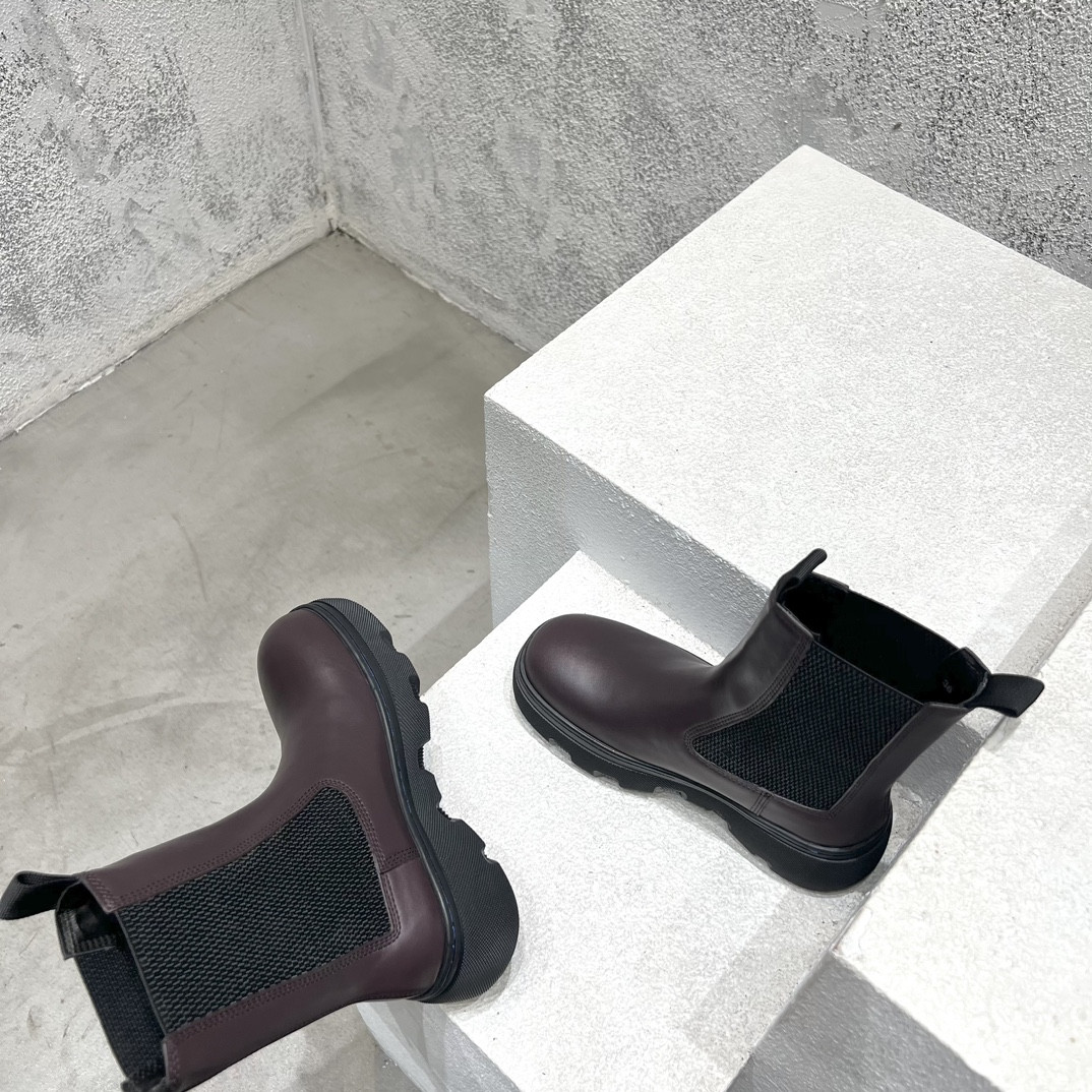 ua B**rry leather creeper chelsea boots